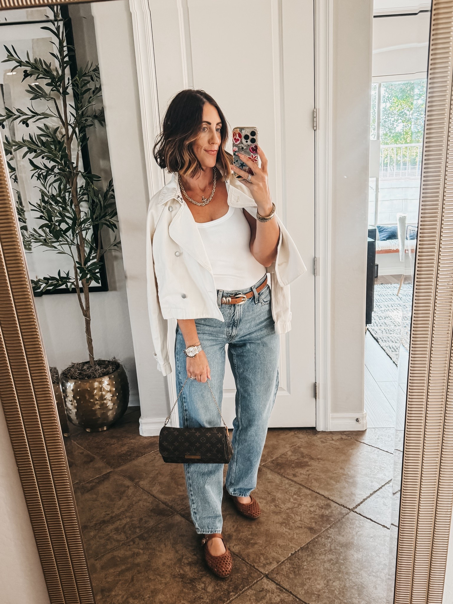 Easy, casual fall look! 

- Cropped ivory denim trench jacket - size small
- tank - size small 
- Levi’s dad jeans - size 27

Fallout good idea, casual fall style, Mom style, fashion over 40, target, target style

#LTKOver40 #LTKSaleAlert #LTKFindsUnder50