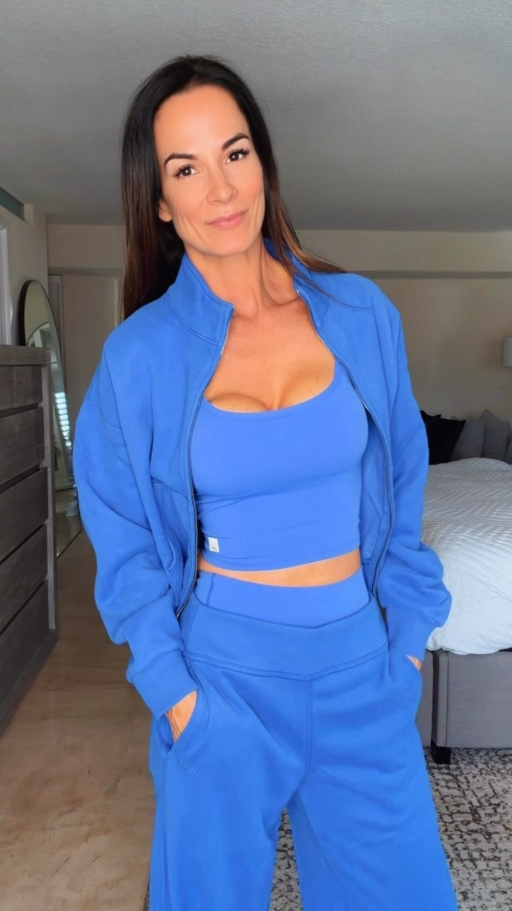 I fear @vuoriclothing  knew exactly what they were doing with this blue. 💙

A little try-on featuring one color, multiple pieces and absolutely no self-control. The fitted tank and biker shorts are perfect for workouts, but add the oversized jacket or those deliciously soft wide-leg pants and suddenly we have an entire off-duty uniform.

Comfortable, flattering and coordinated enough to make it look like I tried much harder than I did—which is always the goal.

Which combination would you wear first: the biker shorts or the wide-leg pants?

Wearing XS

#Vuori #VuoriClothing #ActivewearStyle #AthleisureStyle #nicolecoleestyle

#LTKdayinmylife #LTKgrwm #LTKootd