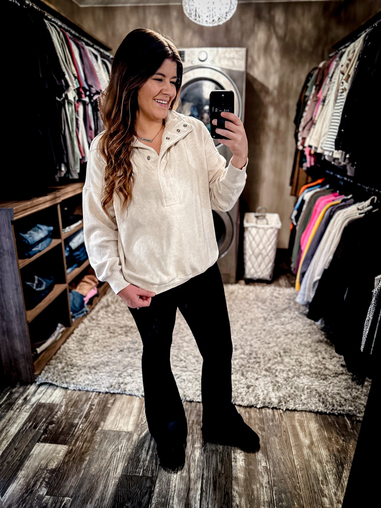 Aerie’s Black Friday sale is live and all of my favorites are 40% off!! I’m wearing a medium in the getaway sweatshirt and a large long in the flare leggings. Linking up my outfit as well as a some others you can find in my closet here!

#aerie #everydaybasics #blackfriday #salealert

#LTKSaleAlert #LTKCyberWeek #LTKMidsize