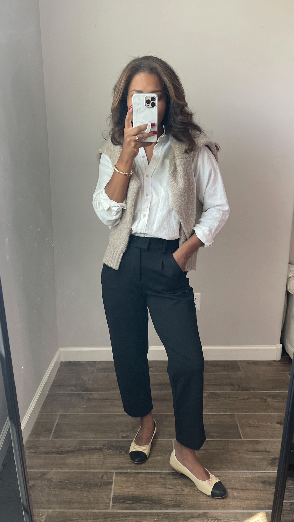 Linking a similar white button down! I’m wearing a medium in this for a looser fit 

#LTKFindsUnder50 #LTKSeasonal #LTKFindsUnder100