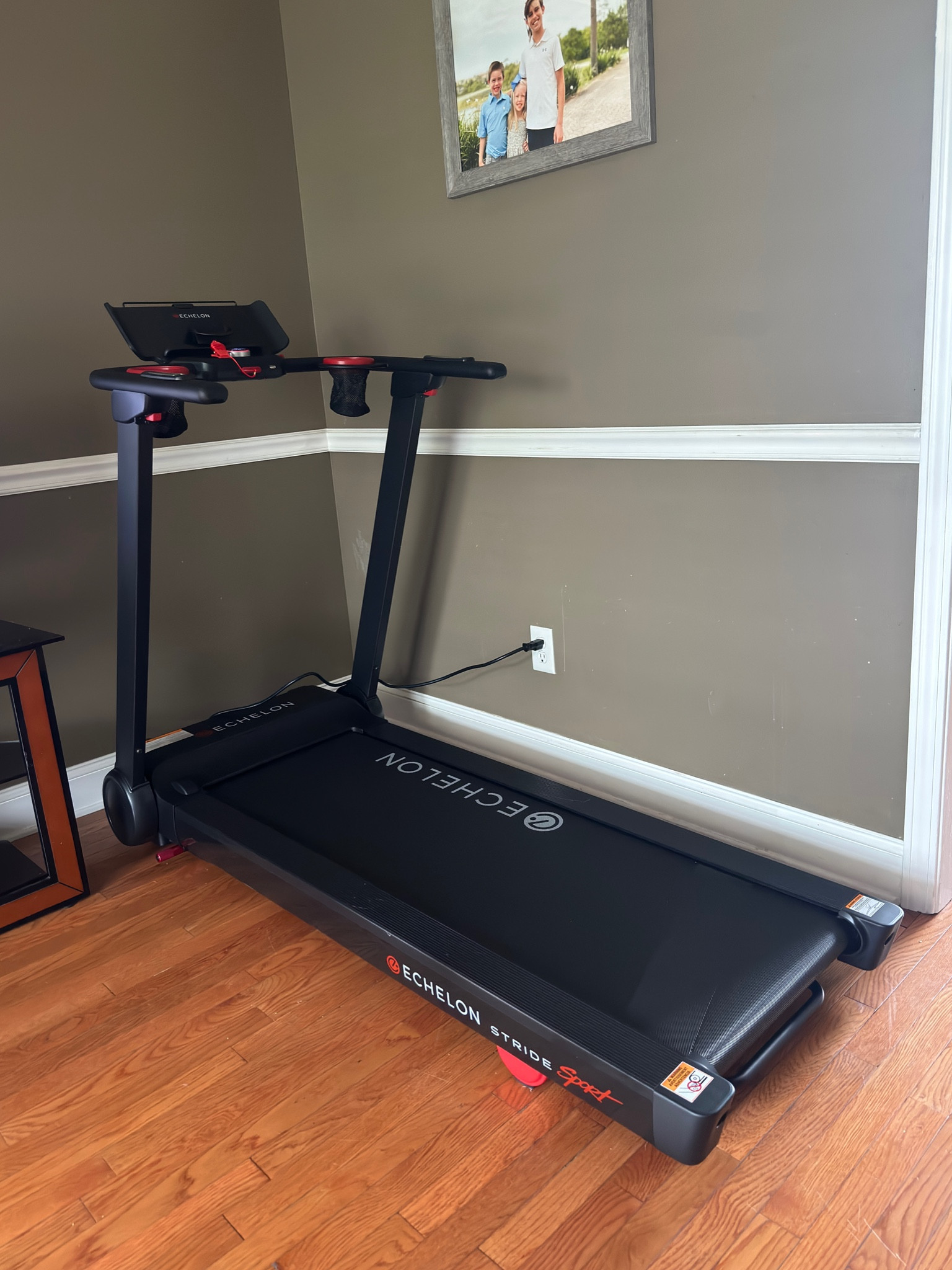 Echelon Stride Sport 
•comes PRE-ASSEMBLED - no assembly required 
•Auto folds and can store upright or flat to save space 
•goes up to 10 mph and 12 levels of incline 
•two cup holders and a tablet and phone holder 
•includes belt lubricant and tool to adjust belt 
#LTKFind #LTKFitness

#LTKsalealert