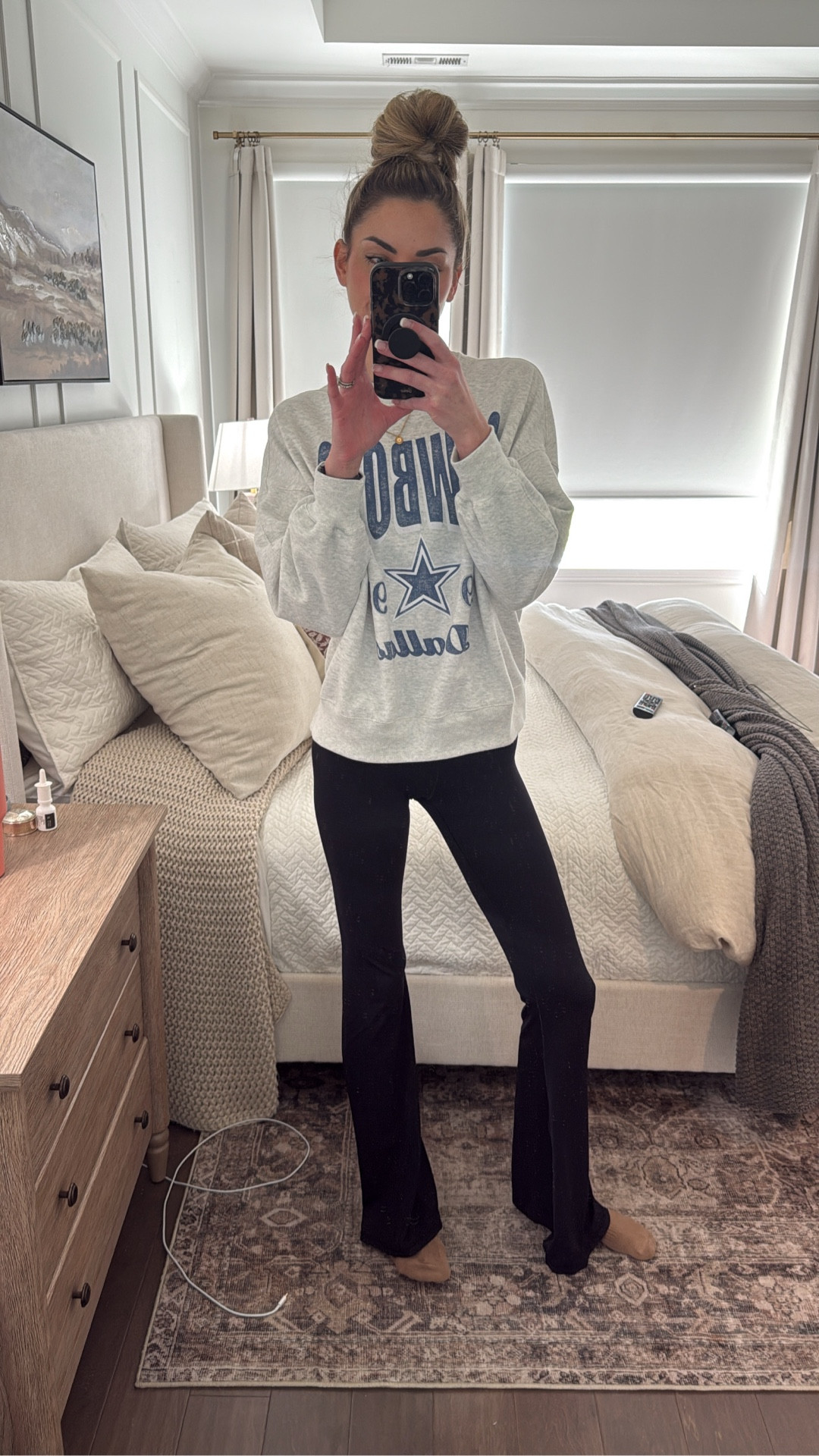 More of my everyday go-to’s. Wearing a 34 inseam in the yoga pants, I’ll also link the same brand’s leggings that I wear and the slip ons sneaks yall love! 


•
•
Lulu dupes, Lulu lemon, yoga pants, long athleisure, everyday workout clothes, flare pants, soft yoga pants, slip ons sneakers, white tennis shoes 

#LTKTall