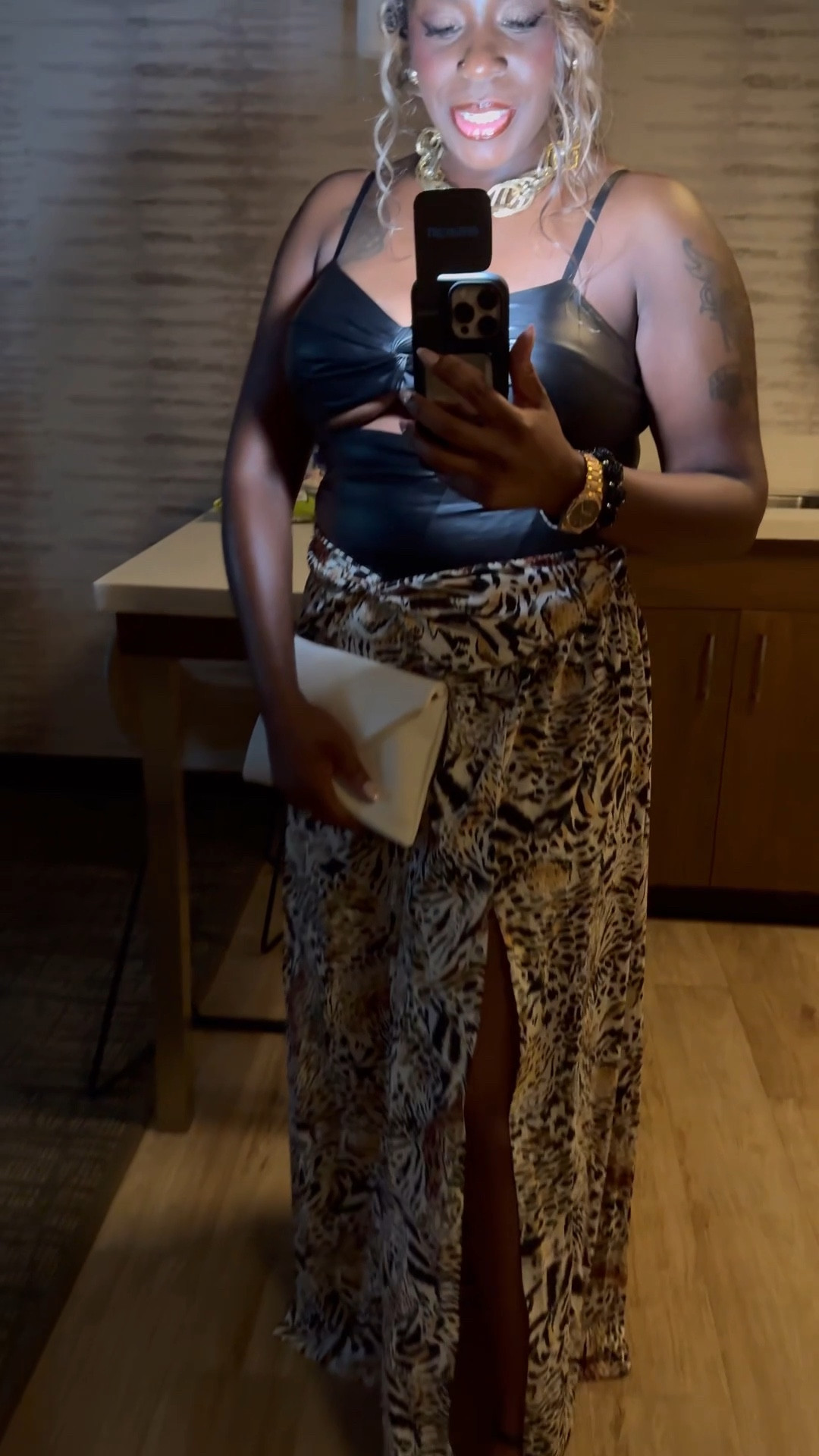 Had the BEST night out with so many beautiful ladies. This outfit was absolutely perfect for the occasion with My SISTER SURVIVORS to celebrate a heartfelt breast cancer campaign!! 🩷💃🏾🥹

#LTKU #LTKBeauty #LTKStyleTip