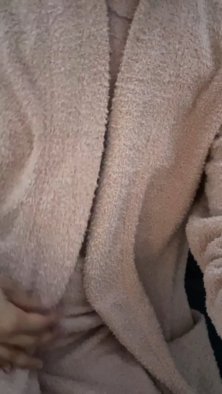 This is the perfect lounge wear set. It reminds me of the Skims set, but for a fraction of the price! I love it so much that I got it in 3 colors! I’m wearing XS. #loungewear #loungeset #skims #skimsdupe 



#LTKsalealert #LTKfindsunder100 #LTKSeasonal