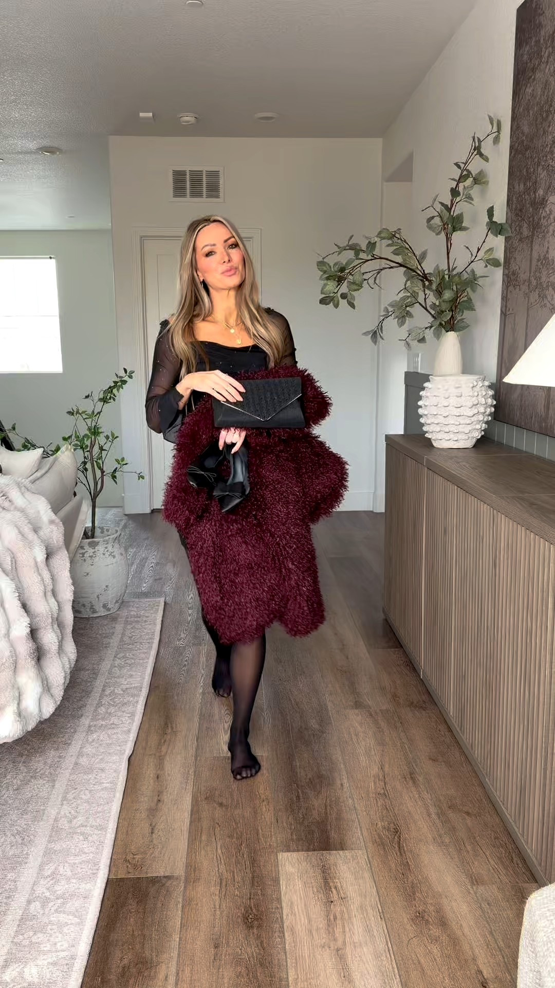 New Year’s Eve outfits from Amazon 💗

* Comment AMAZON to get details on these amazon looks
The faux fur jackets remind me of Abercrombie at a fraction of the cost and are perfect for the holiday season!

Holiday outfit, holiday outfits, holiday outfit ideas, amazon find, amazon finds, sparkle tights, sparkle outfits, outfit ideas, amazon haul, amazon holiday

#holidayoutfits #nyeoutfit #amazonfinds

#LTKHoliday #LTKHoliday #LTKootd