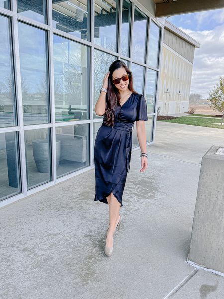 This dress is so elegant and class and chic and I just need a reason to wear it. At under $40 - it’s also a major deal 🙌🏼


#LTKsalealert #LTKworkwear #LTKunder100