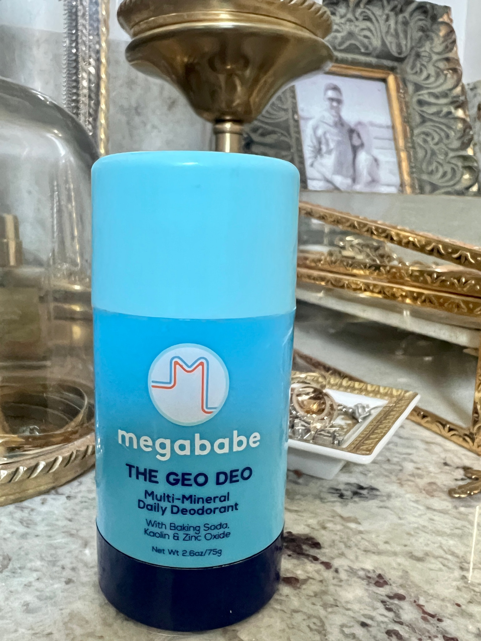 THIS IS A PSA FOR MY LADIES WHO LOVE SELF TANNER JUST AS MUCH AS ME (sorry for the all caps but this is a game changer) 

This deodorant cancels out that horrible underarm spray tan smell. This is not a drill and this is the facts. This deodorant will change the game for you. I should have known it would be a win when Queen Heather told me about this. #spraytan #tan