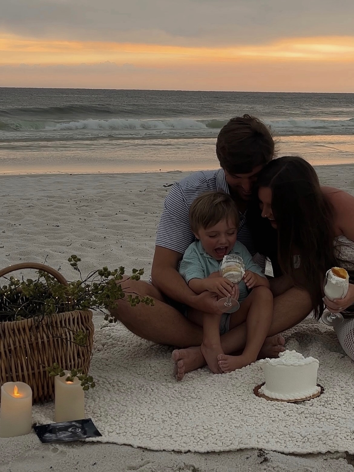 BABY NUMBER 2 IS A…………….. GIRL🌸👶🏼🥹🫶🏼🌊

#genderreveal #cakegenderreveal #30a #itsagirl #beachgenderreveal