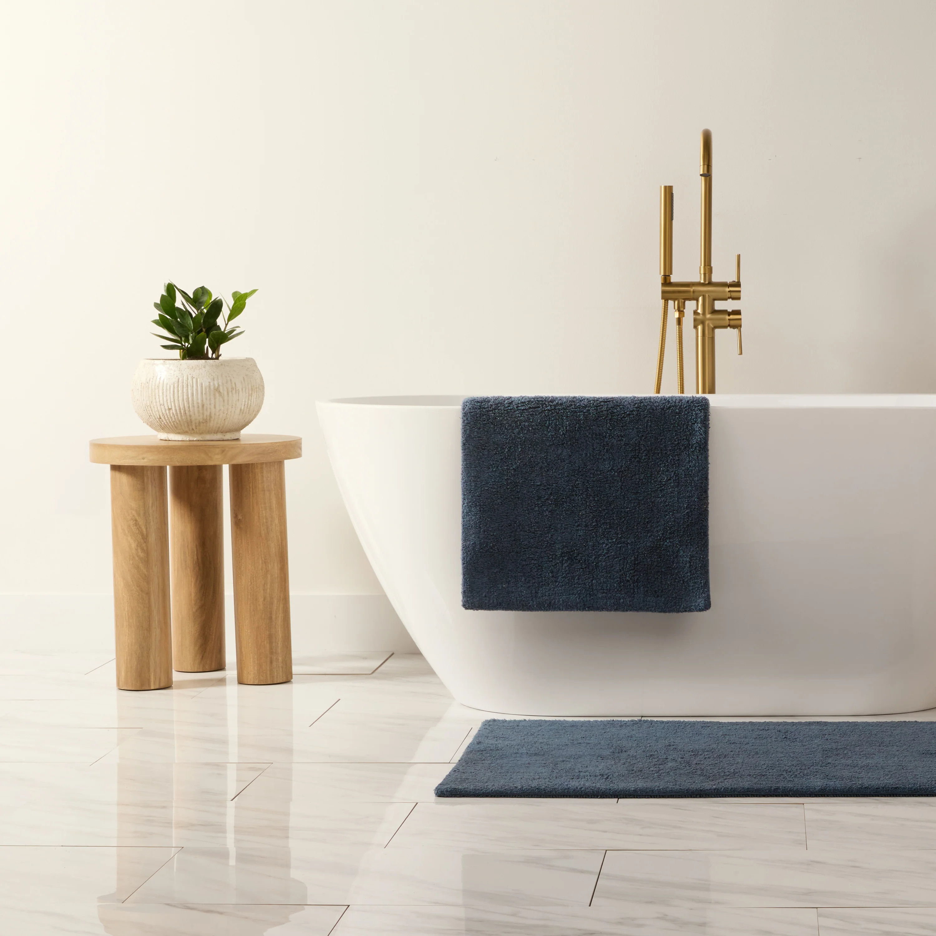 100% Cotton Plush & Loop Reversible Bath Mat | Linens & Hutch | Linens and Hutch
