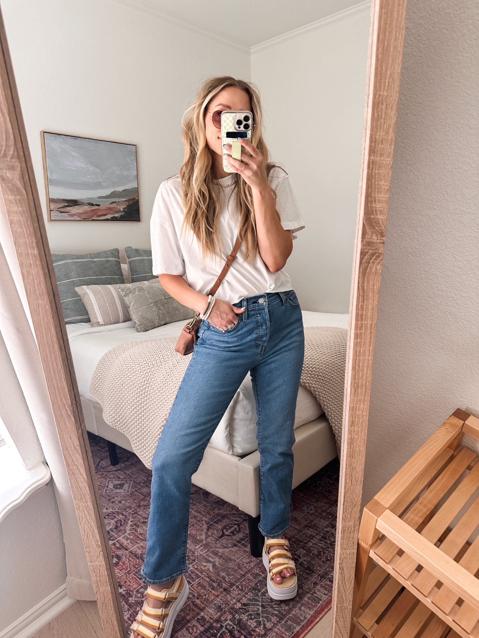 Casual Outfit Rundown ✨ 

CROPPED TEE: 
size : s / tts


LEVIS: 
size 26 / my tts 

PLATFORM NIKES: 
I go up 1/2 size in Nike. 

#LTKstyletip #LTKshoecrush #LTKfindsunder100