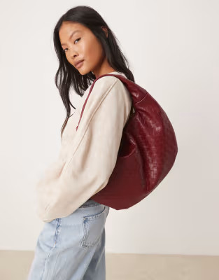 New Look weave shoulder bag in burgundy | ASOS (Global)