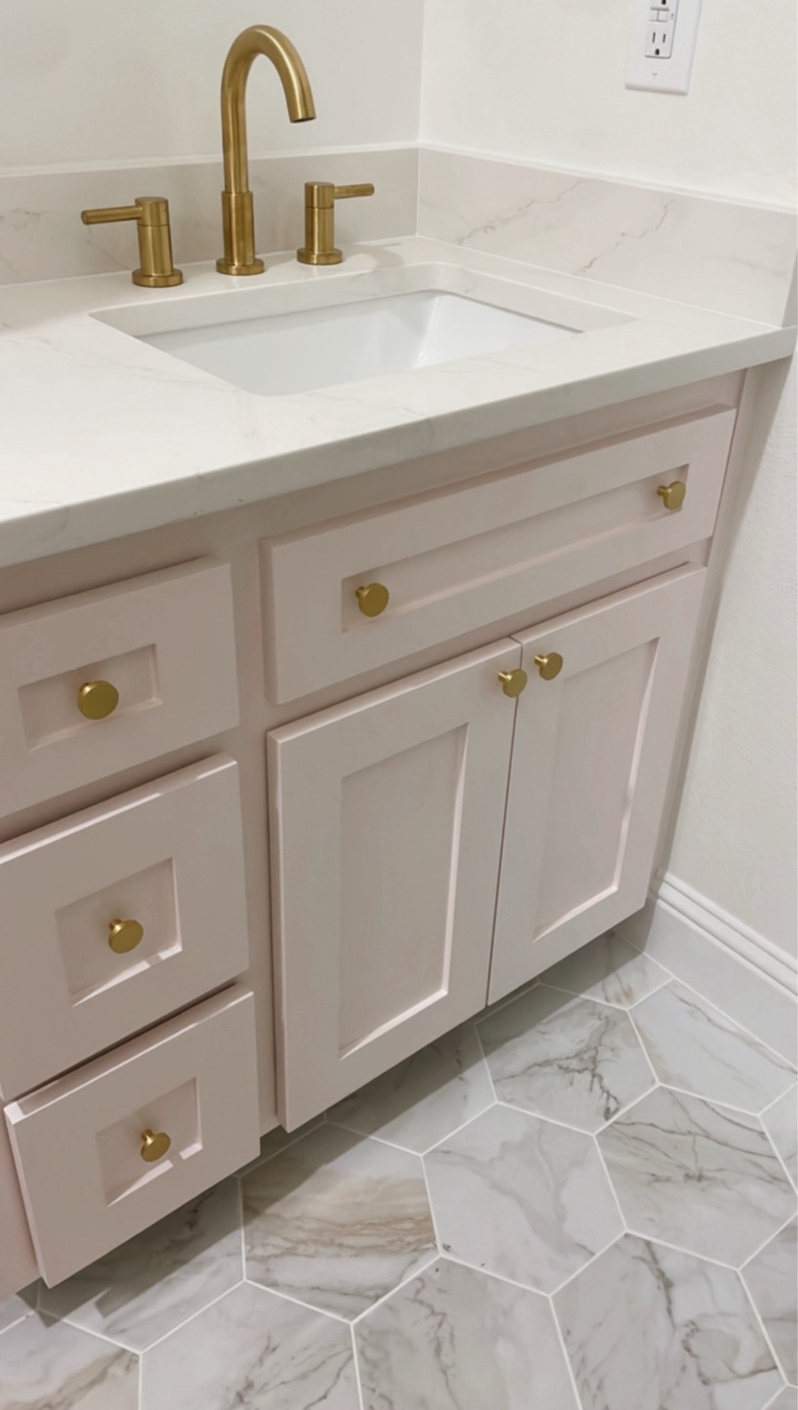 Bathroom. Home decor. Target. Home Depot. Lowe’s. Bathroom transformation. Sink. Cabinet. Lights. Sconces. Mirror. 

Comment SHOP below to receive a DM with the link to shop this post on my LTK ⬇ https://liketk.it/53xJq #ltkactive #ltkhome #ltksalealert

Comment SHOP below to receive a DM with the link to shop this post on my LTK ⬇ https://liketk.it/53xJo #ltkactive #ltkhome #ltksalealert

#LTKHome #LTKActive #LTKSaleAlert