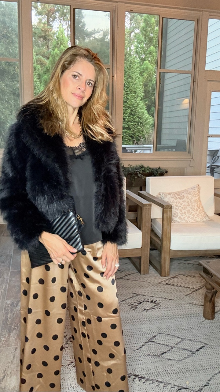 1 pair of pants, 4 moods ✨
Brunch with the girls 🥂 | Workday ready 💻 | Rooftop dinner 🌇 | Elevated night out 💫
Which look is your fave?
.
.
.
.

#StyleInspo #OOTDInspo #ChicStyle #TimelessStyle #PetiteStyle #EffortlessStyle #ElevatedEveryday #StyleAt50 #OutfitIdeas #PetiteFashion #WardrobeStaples #DailyStyle #StyleOver40 #CapsuleWardrobe #HowToStyle

#LTKPetite #LTKFallSale #LTKStyleTip