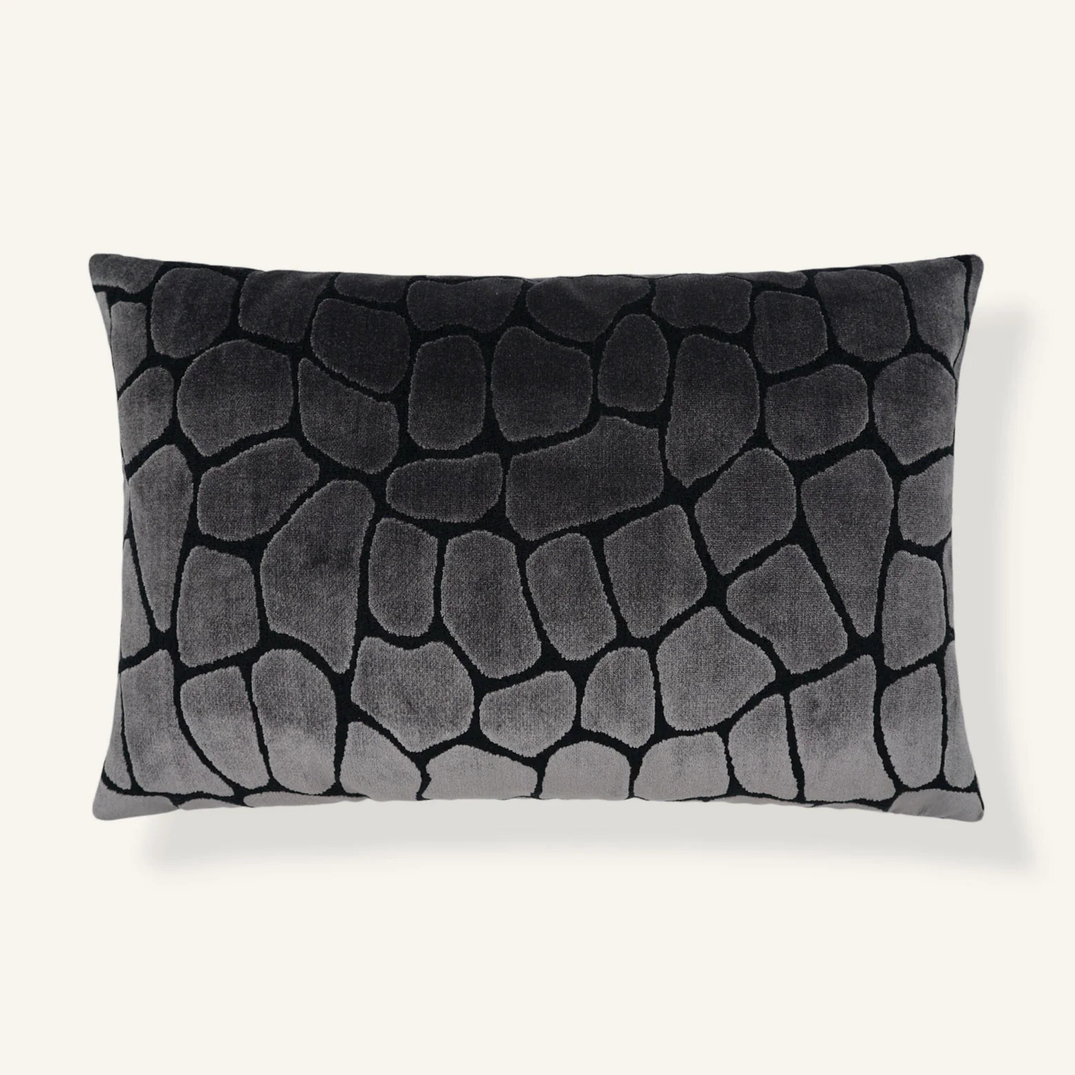 Giraffa / Anthracite 14"×22" / Ethically Sourced Feather Down | Floof