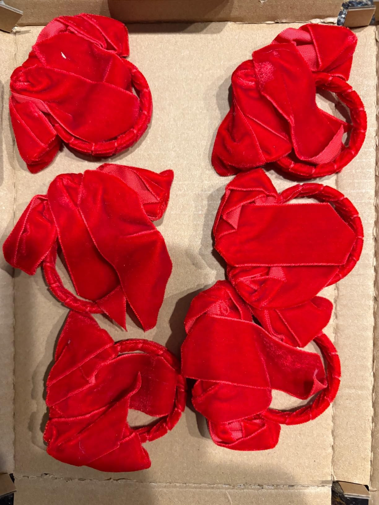 APTWOW Christmas Napkin Rings Set of 6 - Green Bow Velvet Napkin Holders, Chic Xmas Holiday Napki... | Amazon (US)