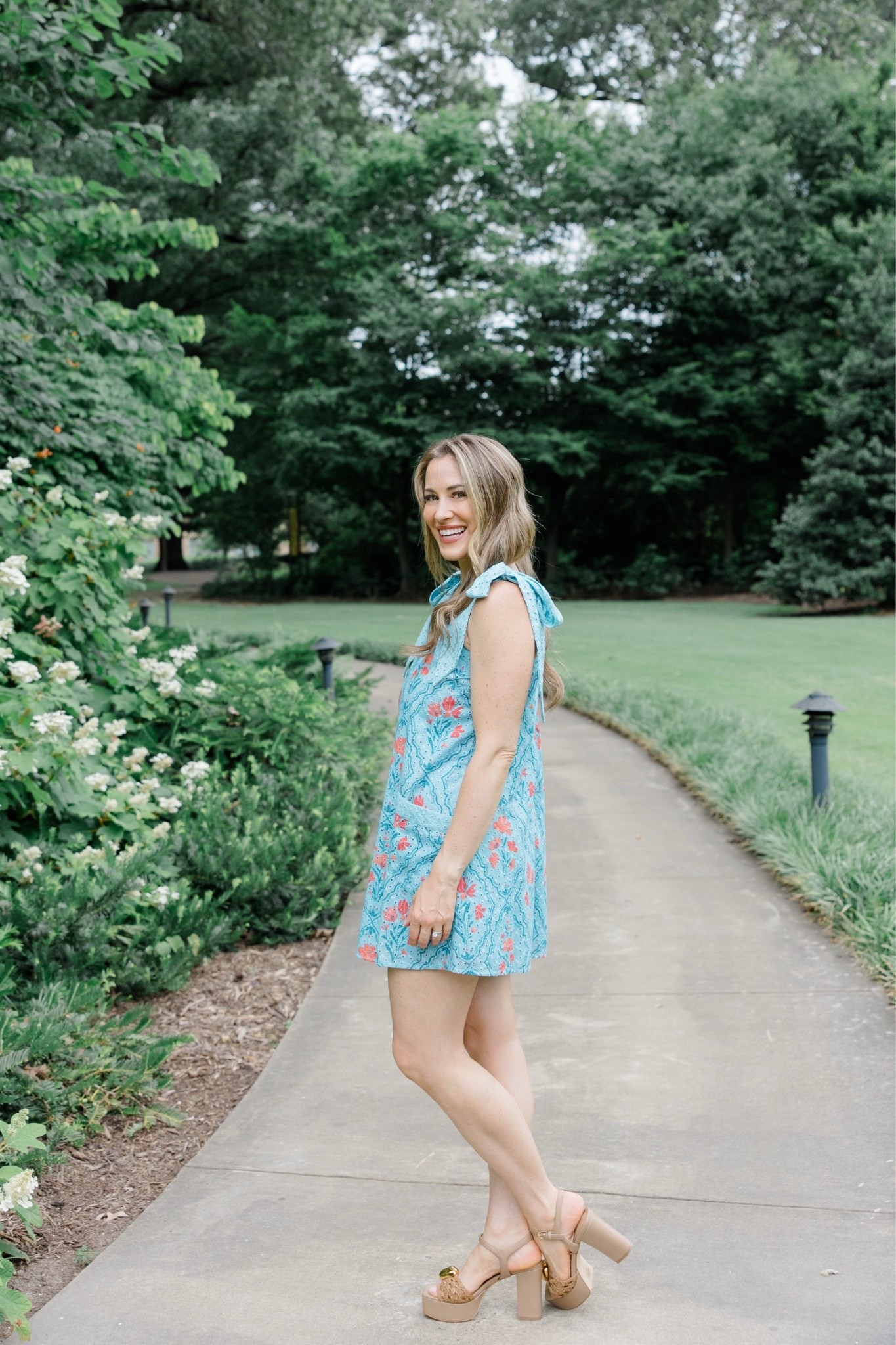 Love this stunning eyelet dress. It is perfect to dress up just a little while still be comfy and casual. Size small.

#LTKSeasonal #LTKOver40 #LTKPetite