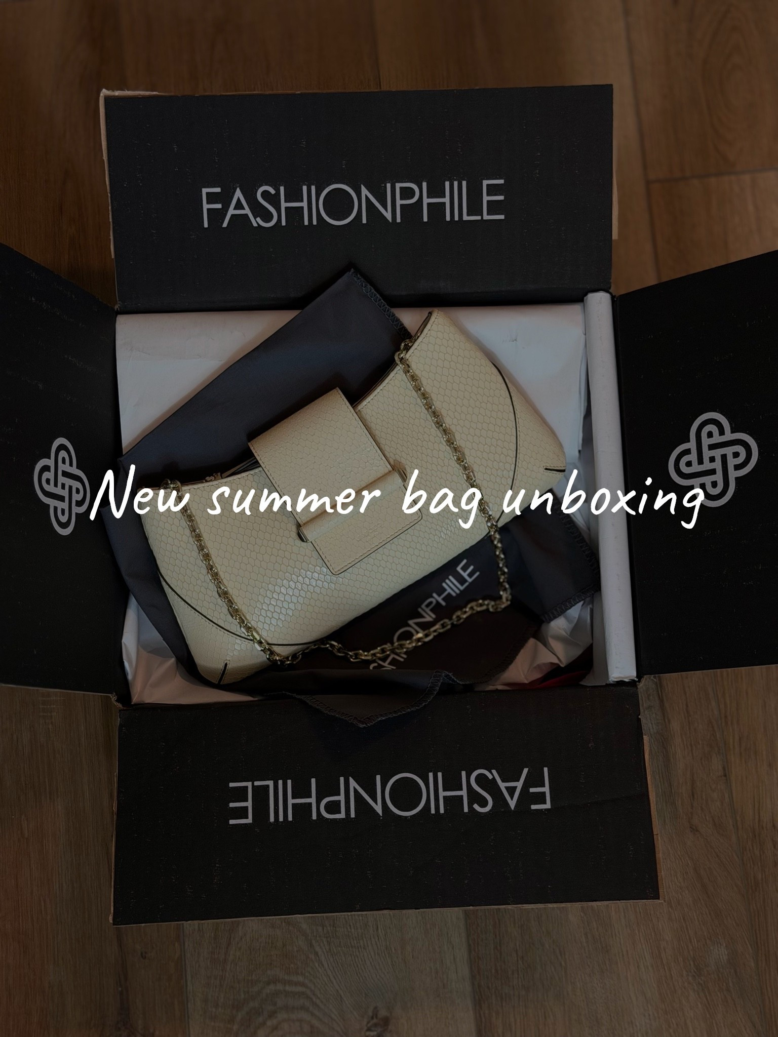 New summer bag unboxing 💛

@Fashionphile 

 #fashionphilepartner #fashionphilefinds #fashionphile @iamcardib