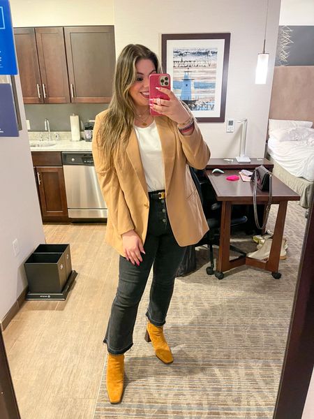 A very neutral palette for work last week!

Last week it was way too cold to take pictures outside so mirror picture for my work outfits will do!

#LTKSeasonal #LTKworkwear