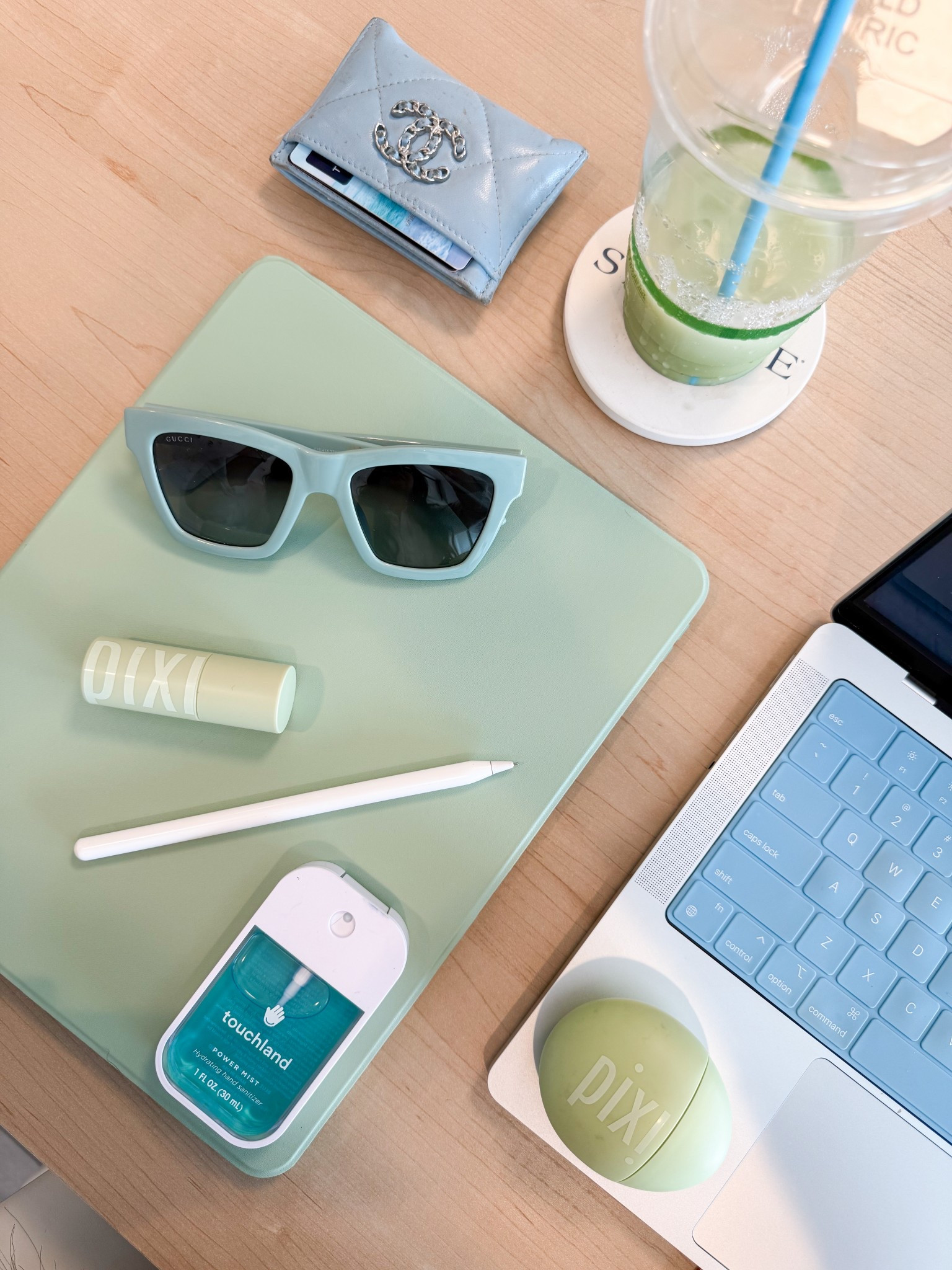 blue and green office vibes 


#LTKHome #LTKOver40 #LTKWorkwear