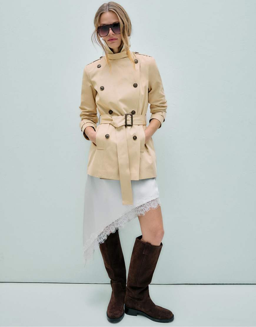 Stradivarius – Kurzer Basic-Trenchcoat in Steinbeige-Weiß | ASOS (Global)