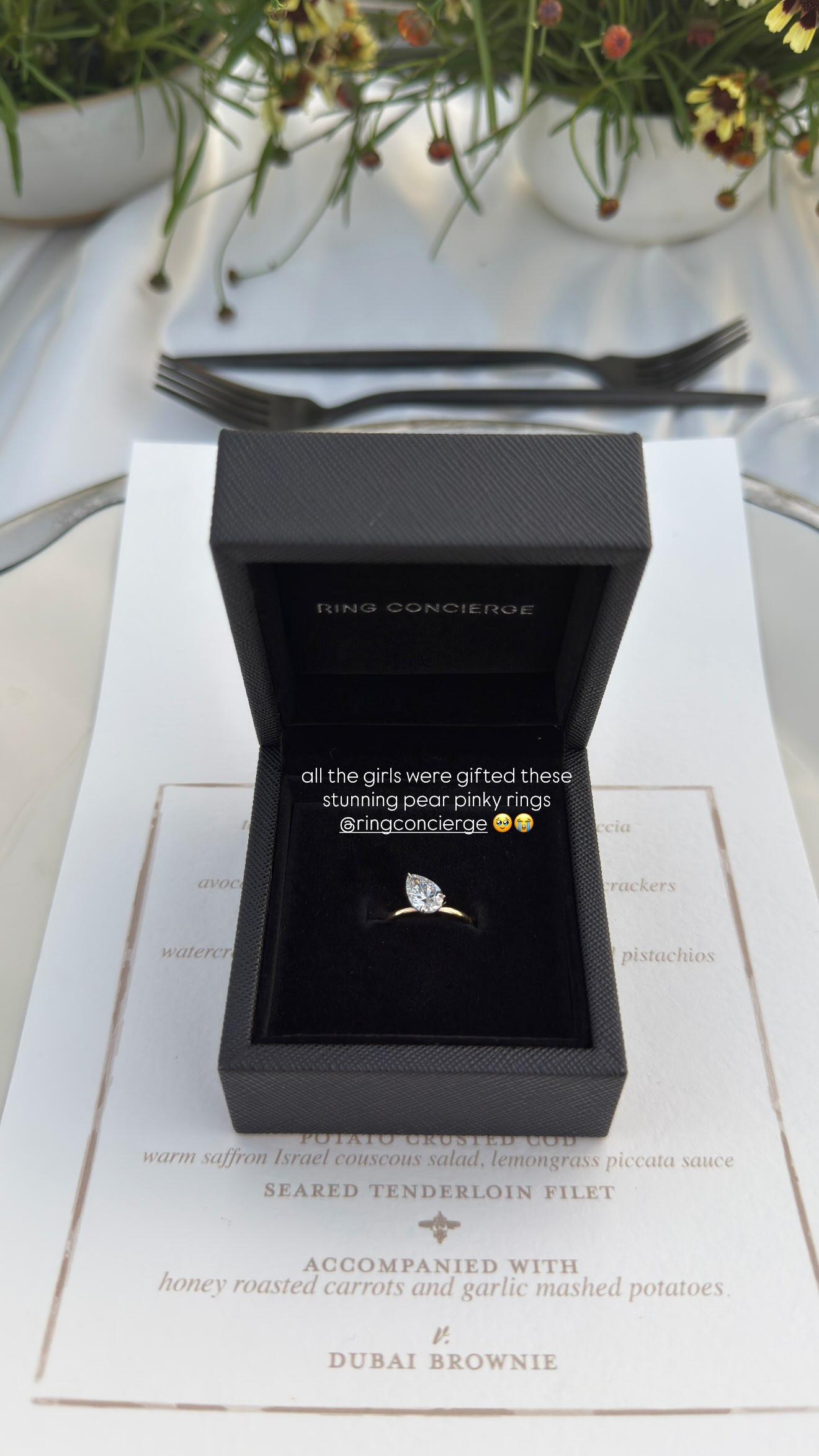 how gorgeous is this ring! 

 