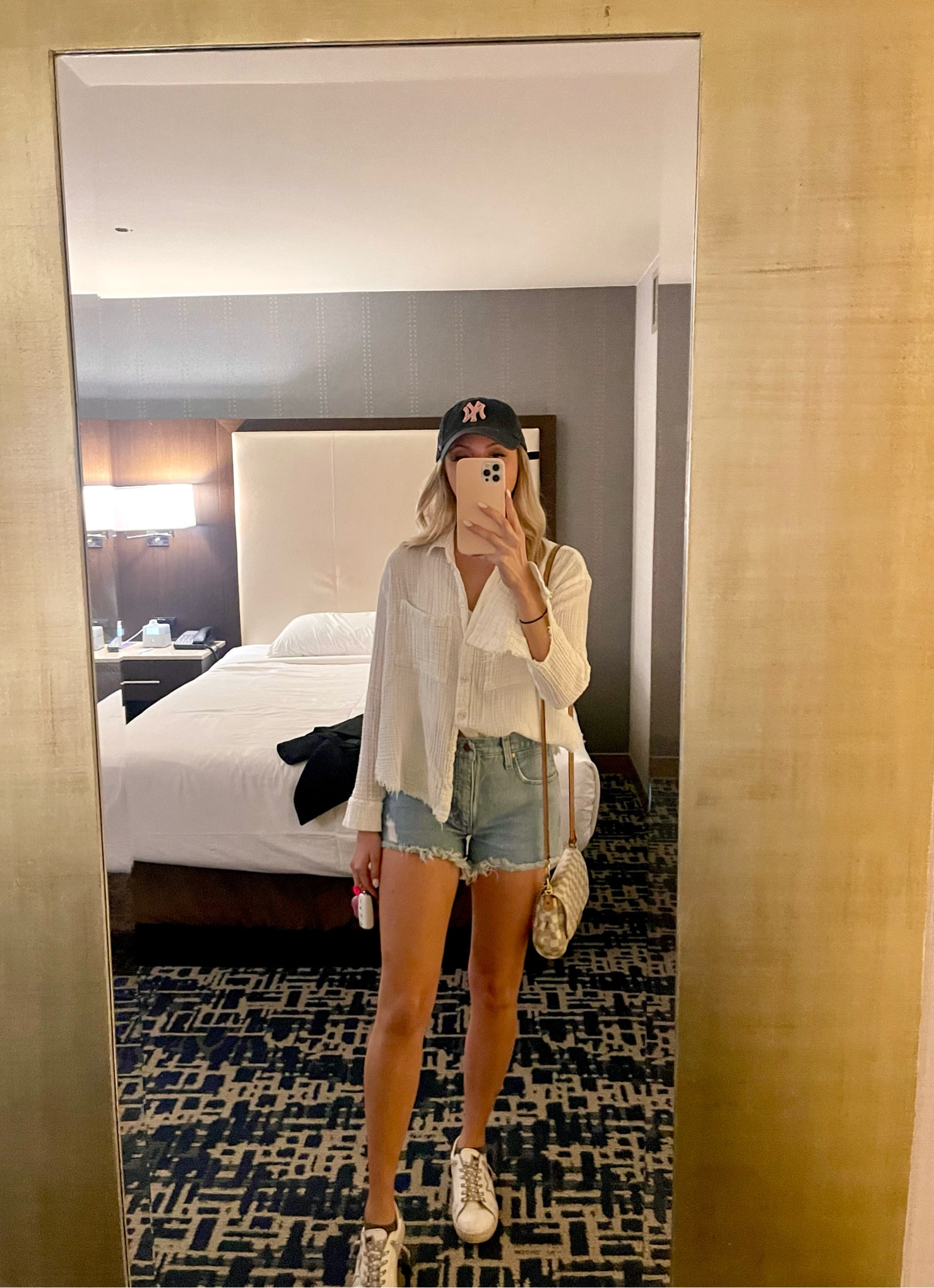 Travel outfit ✈️

#LTKitbag #LTKshoecrush #LTKtravel