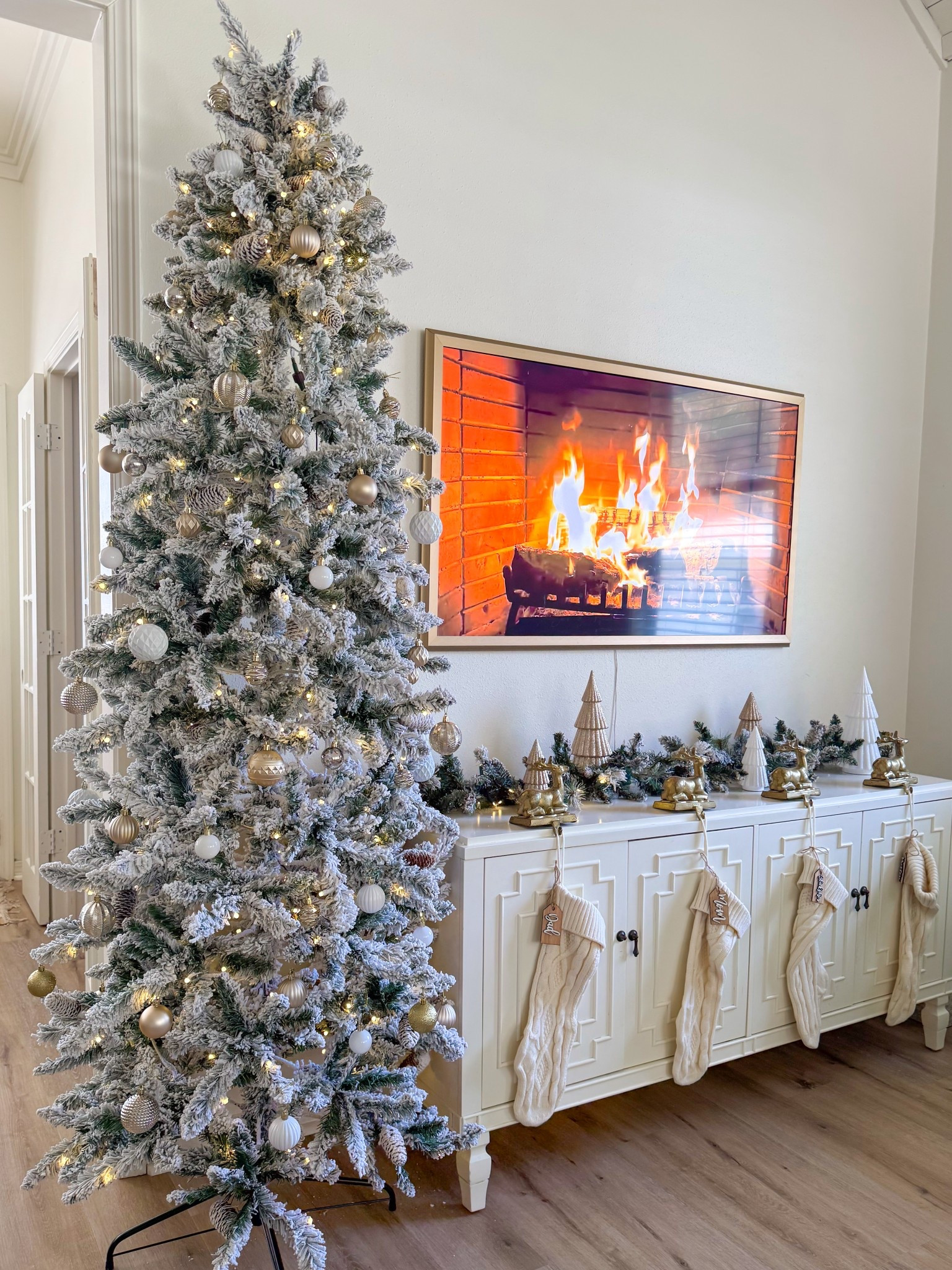 Christmas decor / pre lot flocked Christmas tree 





Pencil tree
Amazon home
Amazon finds 
Frame tv
Flocked garland 
Flocked tree
Prelit tree
Amazon Christmas 
Amazon finds 

#LTKHoliday #LTKHome #LTKCyberWeek