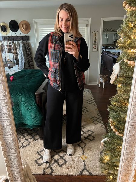 Holiday comfy cute…it’s a thing! 

#LTKHoliday #LTKover40 #LTKmidsize
