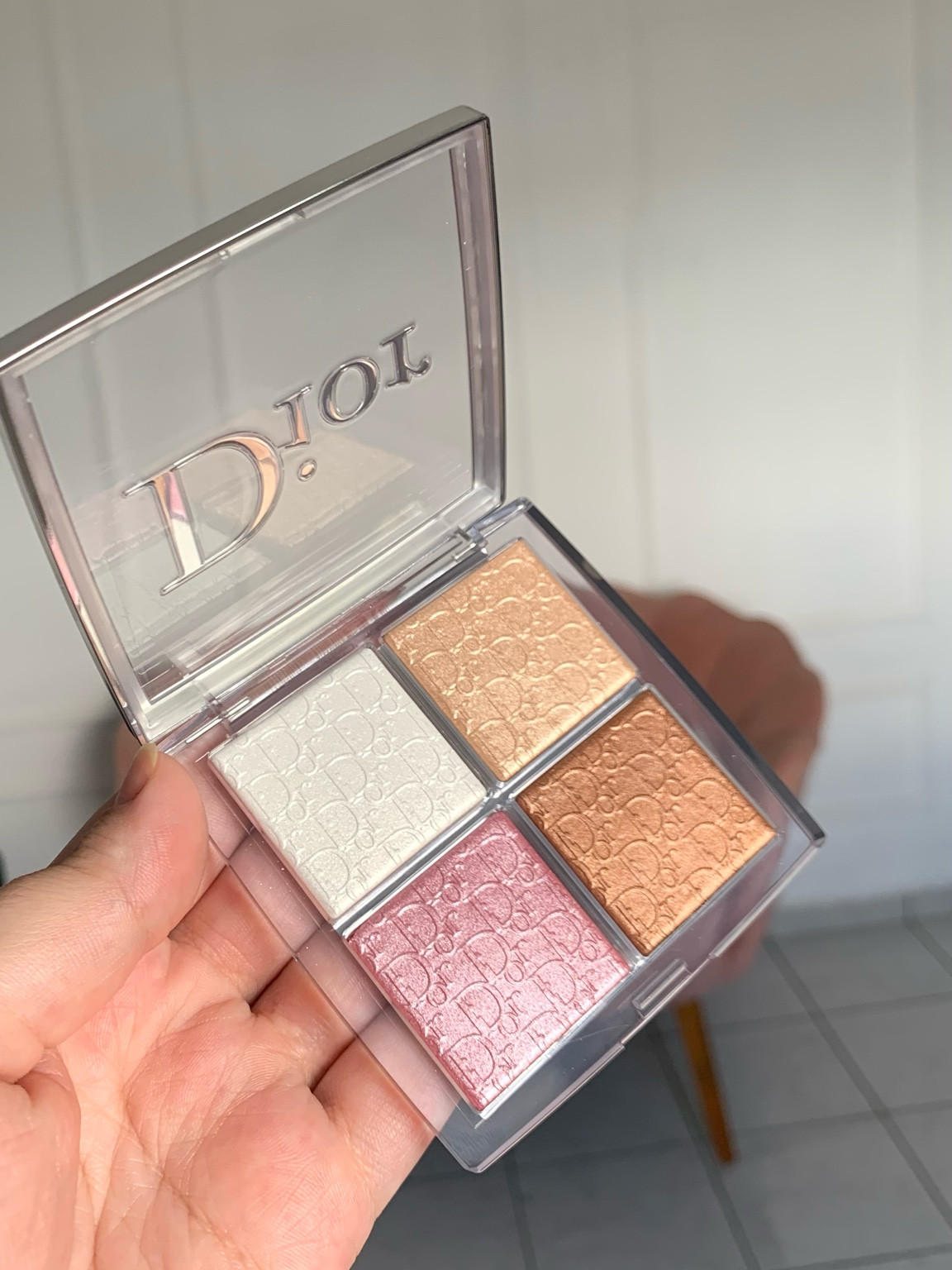 Essa paleta da Dior é maravilhosa!!!
Ela é multifuncional você pode usar como blush, contorno, sombra e iluminador 🥰
Indico de olhos fechados uso e amo 😍

#maquiagem #dior #sephora #dica

#LTKbeauty #LTKbrasil