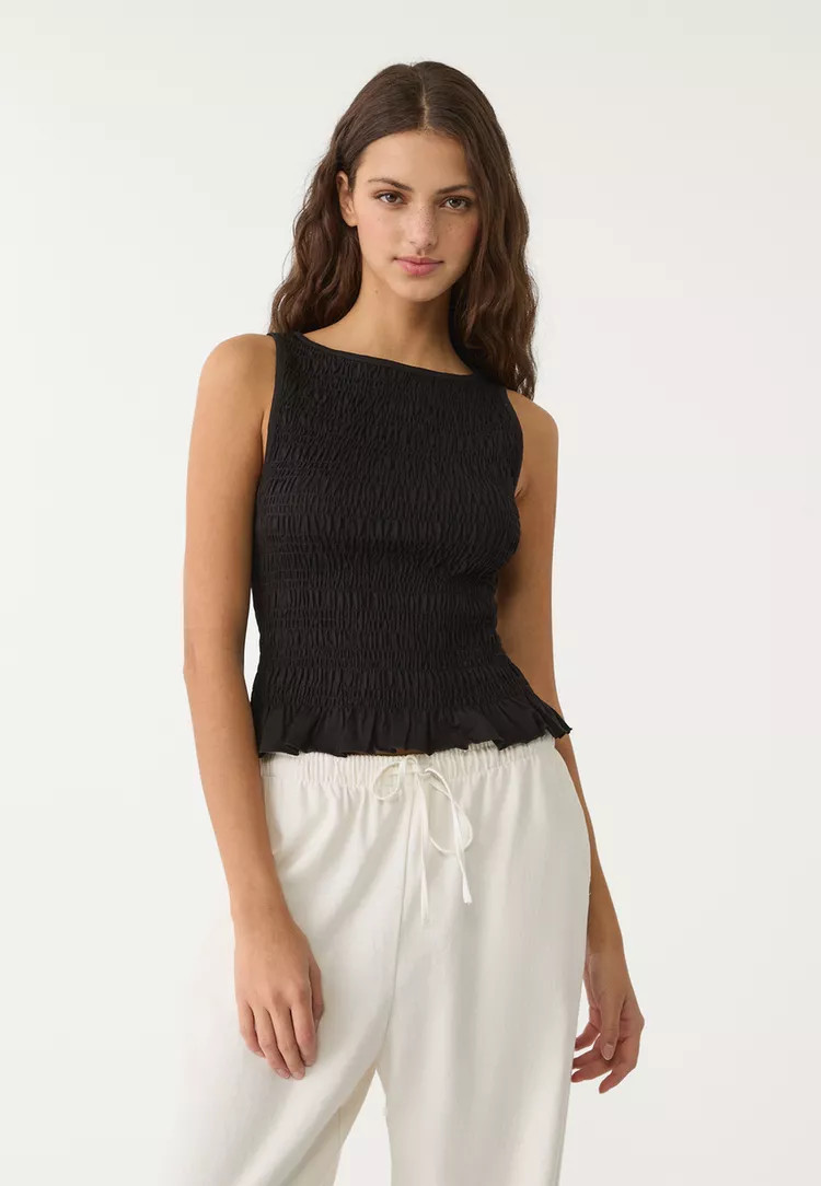 Gathered T-shirt with ruffles | Stradivarius (UK)