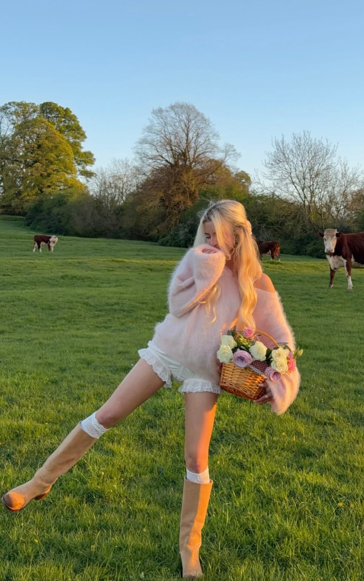 spring outfits round up of what I wore in the cotswolds 🫶🏼🐑🌸🌷💗🫧

#springoutfits #whatiwore #springaesthetic #girlstrip

#LTKootd #LTKgrwm