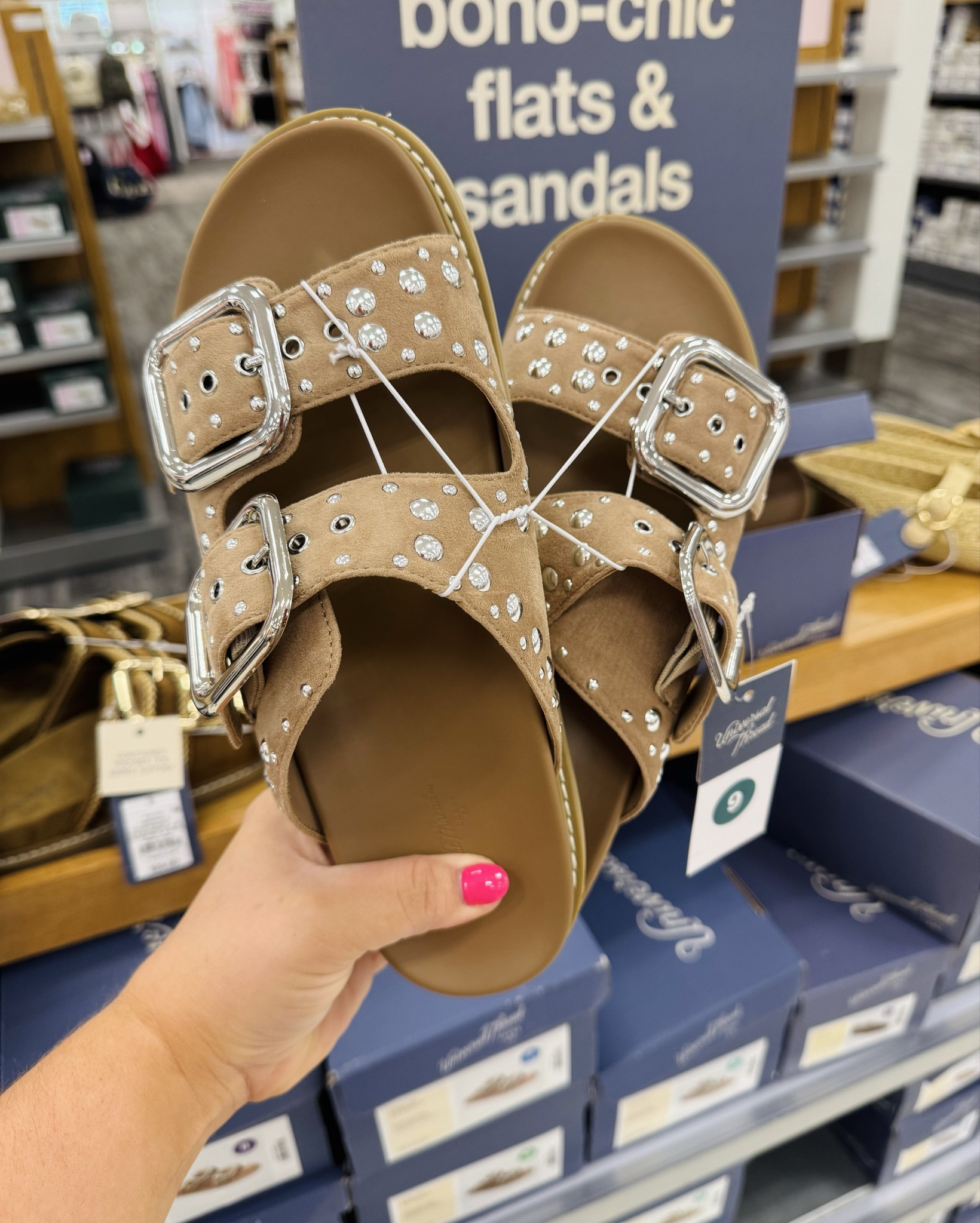 SO cute and so comfy. The perfect transition sandal for you! 🤎 