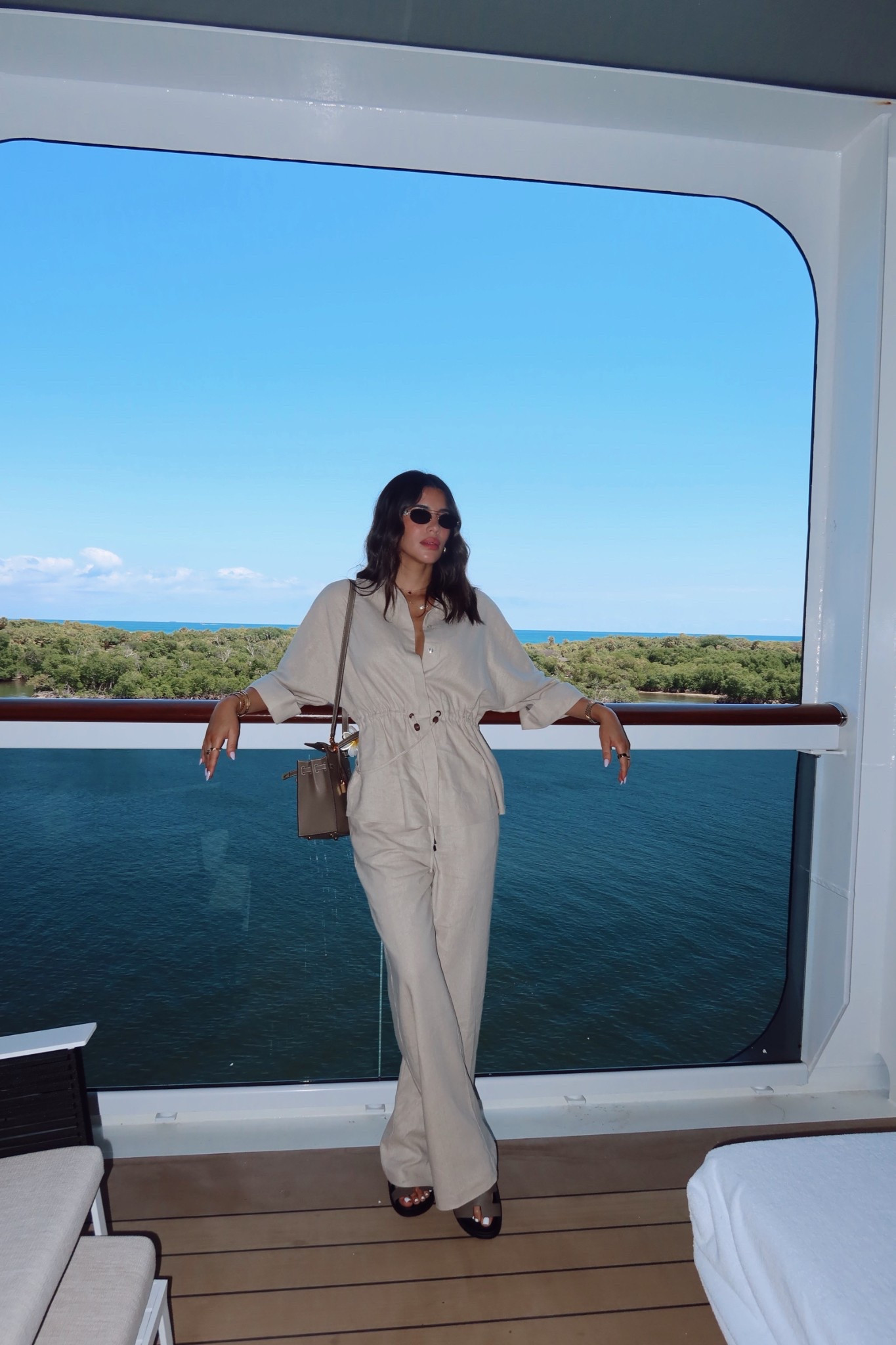 This outfit 🫱🏻‍🫲🏼
Vacation outfit, linen set, zara new in, yatch outfit

#LTKStyleTip