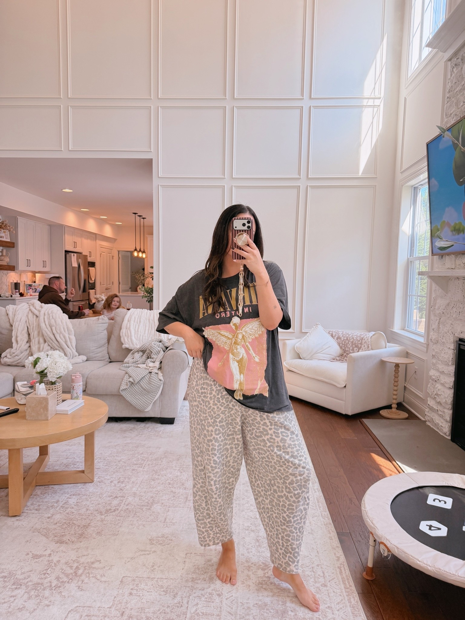 Casual OOTD.. wearing a 2XL in the top and a large in the pants

#LTKootd #LTKMidsize #LTKmomlife