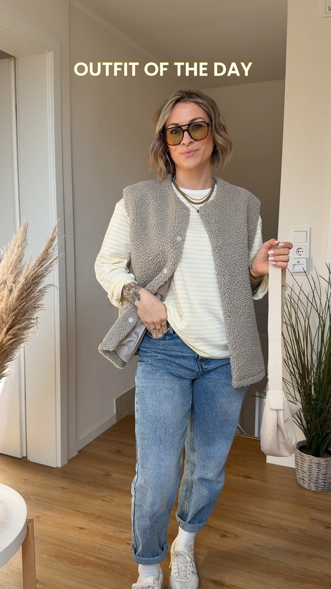 Spring Outfit, Inspiration🥰😍✨🌼💛 
￼ #Weste #Sneaker #Streifen #Langarmshirt #Ketten #Teddy #MomJeans #Brille #kapten&son #teddyweste #hundm #reserved #gotbag #moonbag #frühling #longsleeve 


#LTKstyletip #LTKdeutschland #LTKspring