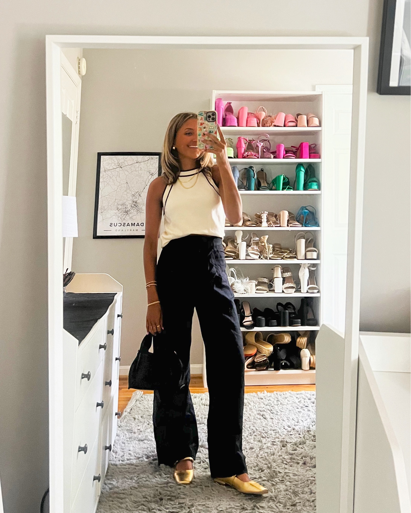 business casual outfit idea / office outfit idea. wearing a size XS in this top and 23 in trouser pants 