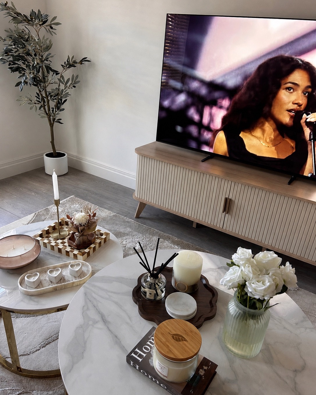 living room decor 🪞🪴🏡

#LTKhome #LTKstyletip