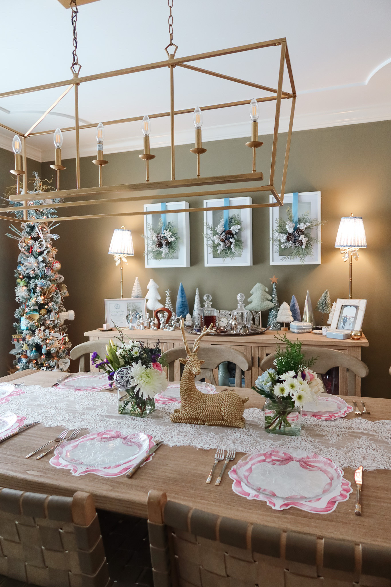 Christmas dining room decor! 

Dining room decor / Christmas decor / grandmillenial Christmas decor / grandmillenial Christmas decor / grandmillenial home / grandmillenial dining room / grandmillennial home 

#LTKHoliday #LTKHome