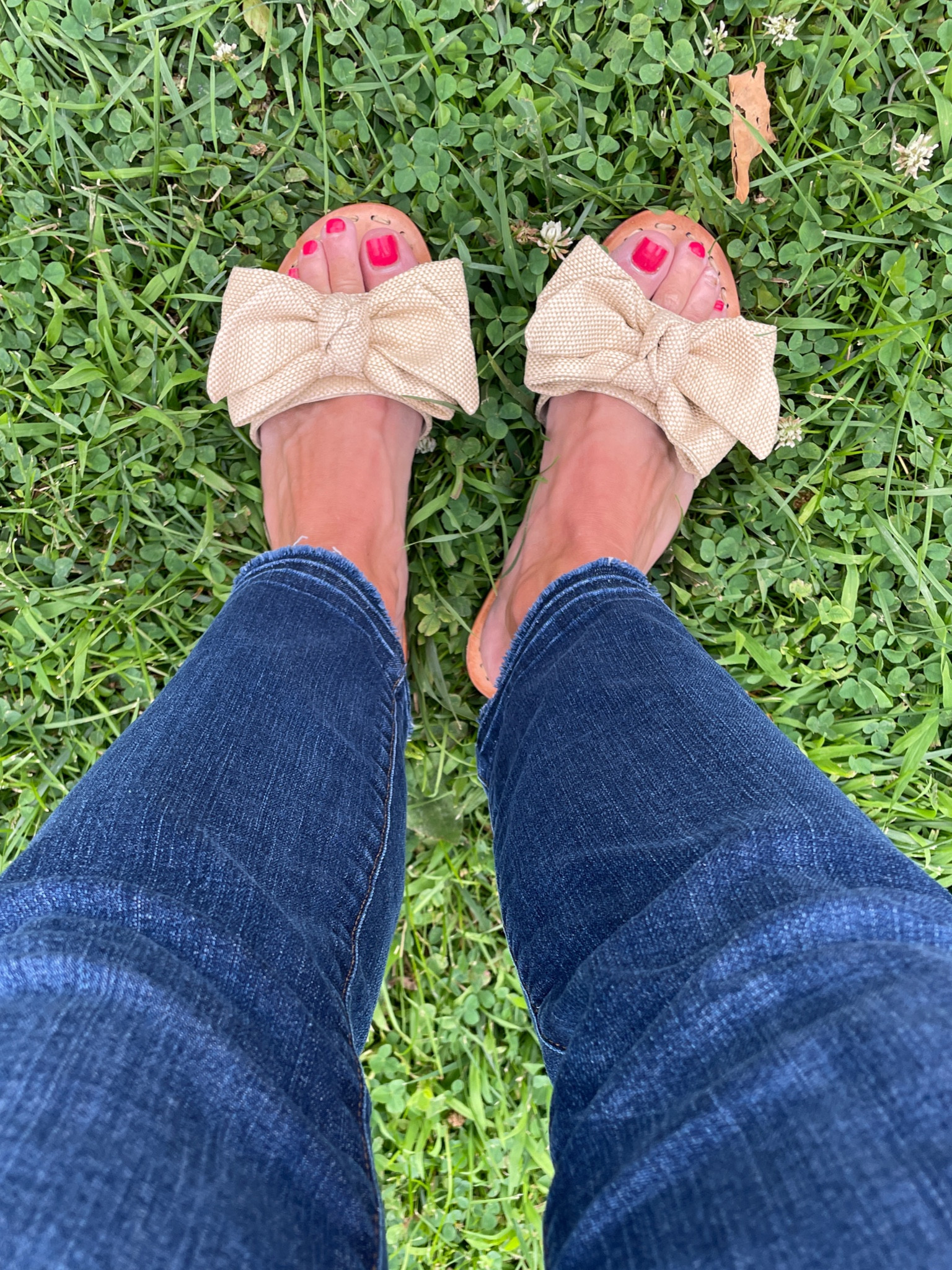 Excuse the runner toes and focus on the adorable sandals 😍😆