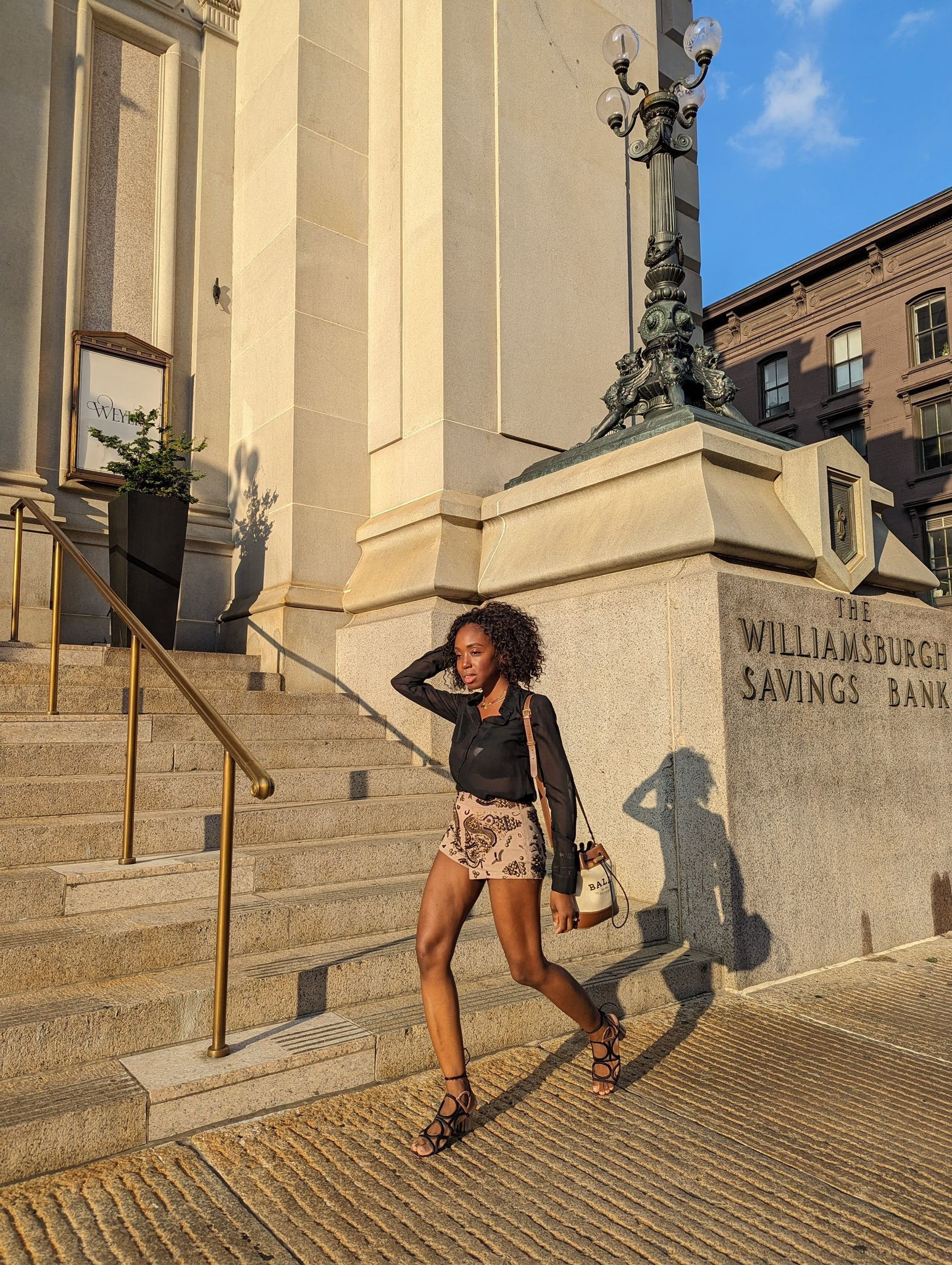 #StyleEditSaturday: Walking through Williamsburg edition 🎧☀️🏙️

Follow @nneya on Instagram for more travel style inspo 💙

#LTKFind #LTKSale #LTKtravel