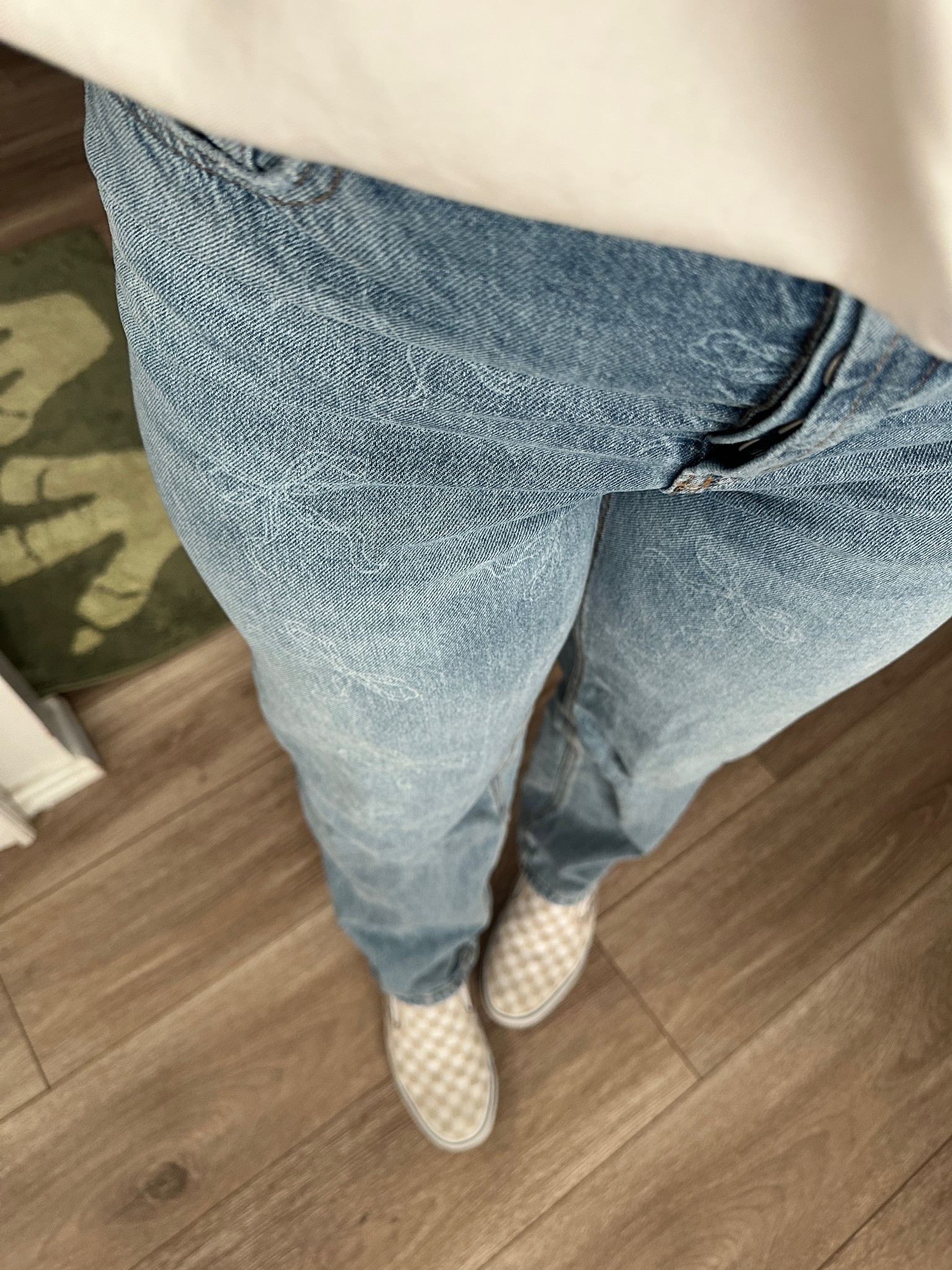 Bow print jeans! 

#LTKStyleTip #LTKMidsize #LTKWorkwear