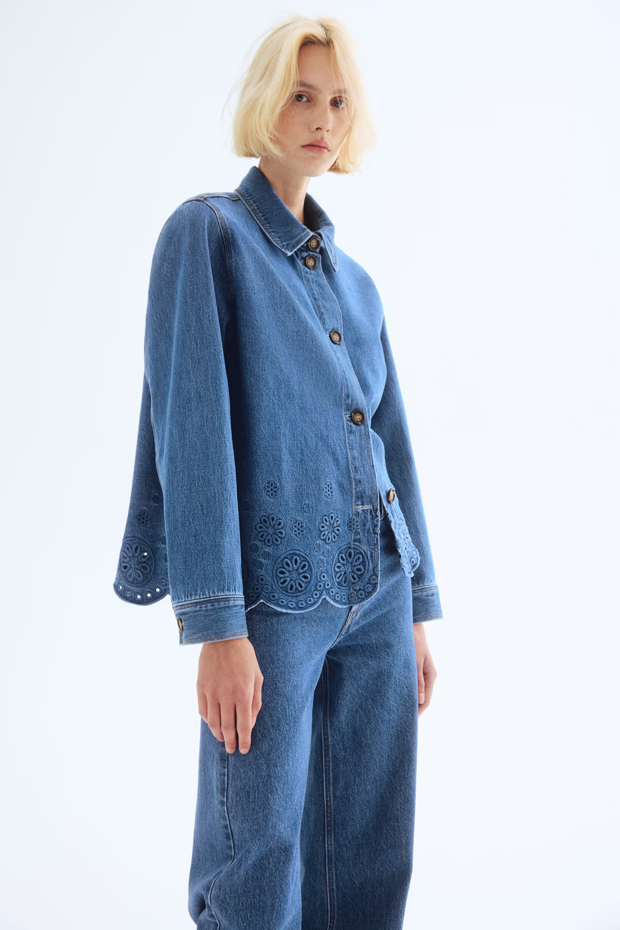 Broderie anglaise-detail denim jacket - Denim blue - Ladies | H&M GB | H&M (UK, MY, IN, SG, PH, TW, HK)