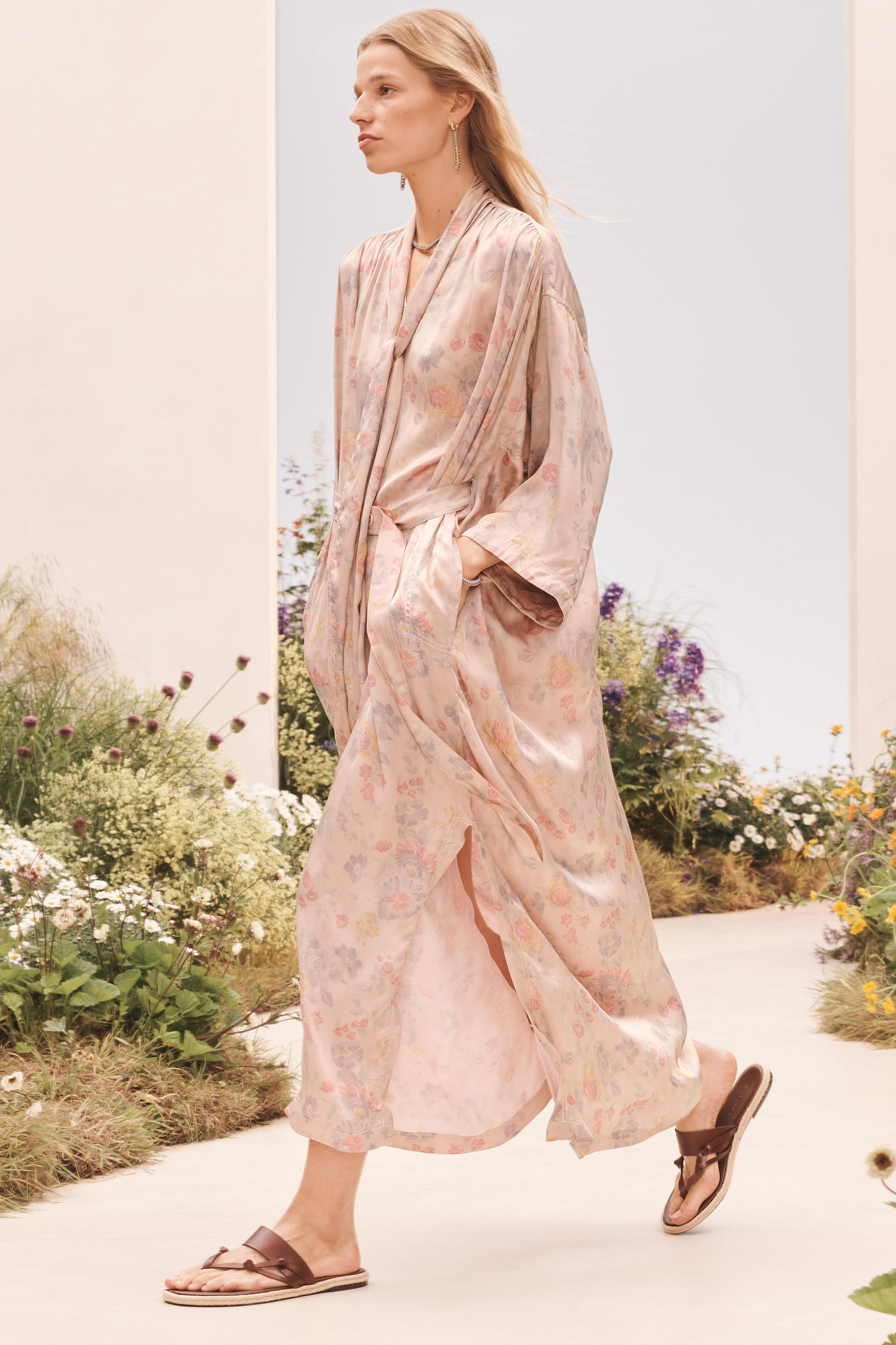 SHRT FLWRS DRSS | Zara UK