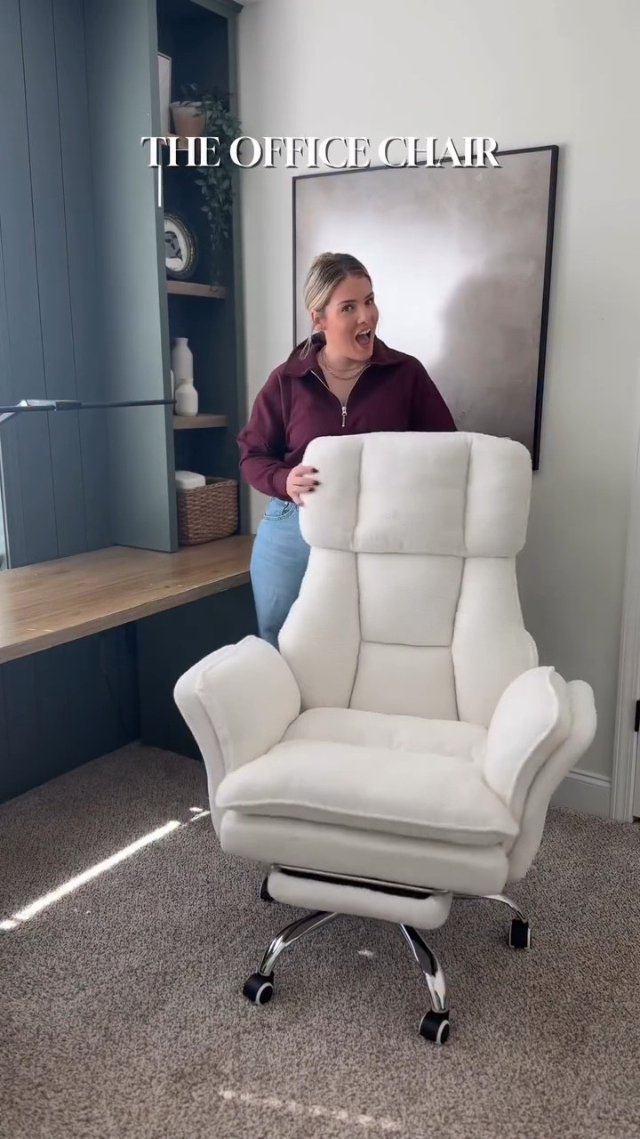 If you want comfort- this is THE chair 👏🏻 super comfy, great for office work and gaming. The teddy fleece is so soft, cozy, and plush. And use the footrest WAY more than I anticipated, it’s an addition I never knew I needed 😂 

#amazonhome #amazonfinds #officeinspo #homerelexa #officechair #gamingchair @amazon @amazonhome @amazoninfluencerprogram @homrelexa

#LTKHome #LTKFamily #LTKSaleAlert