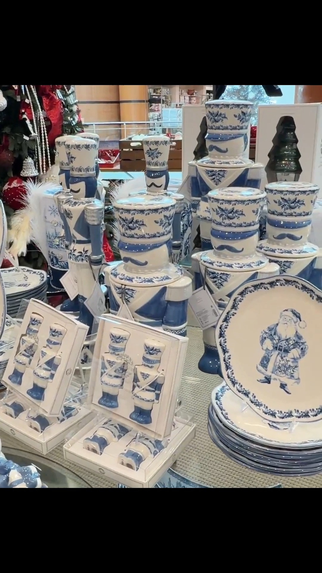Lue and white Christmas kitchen and tabletop 💙🎄

#LTKHome #LTKdayinmylife #LTKootd