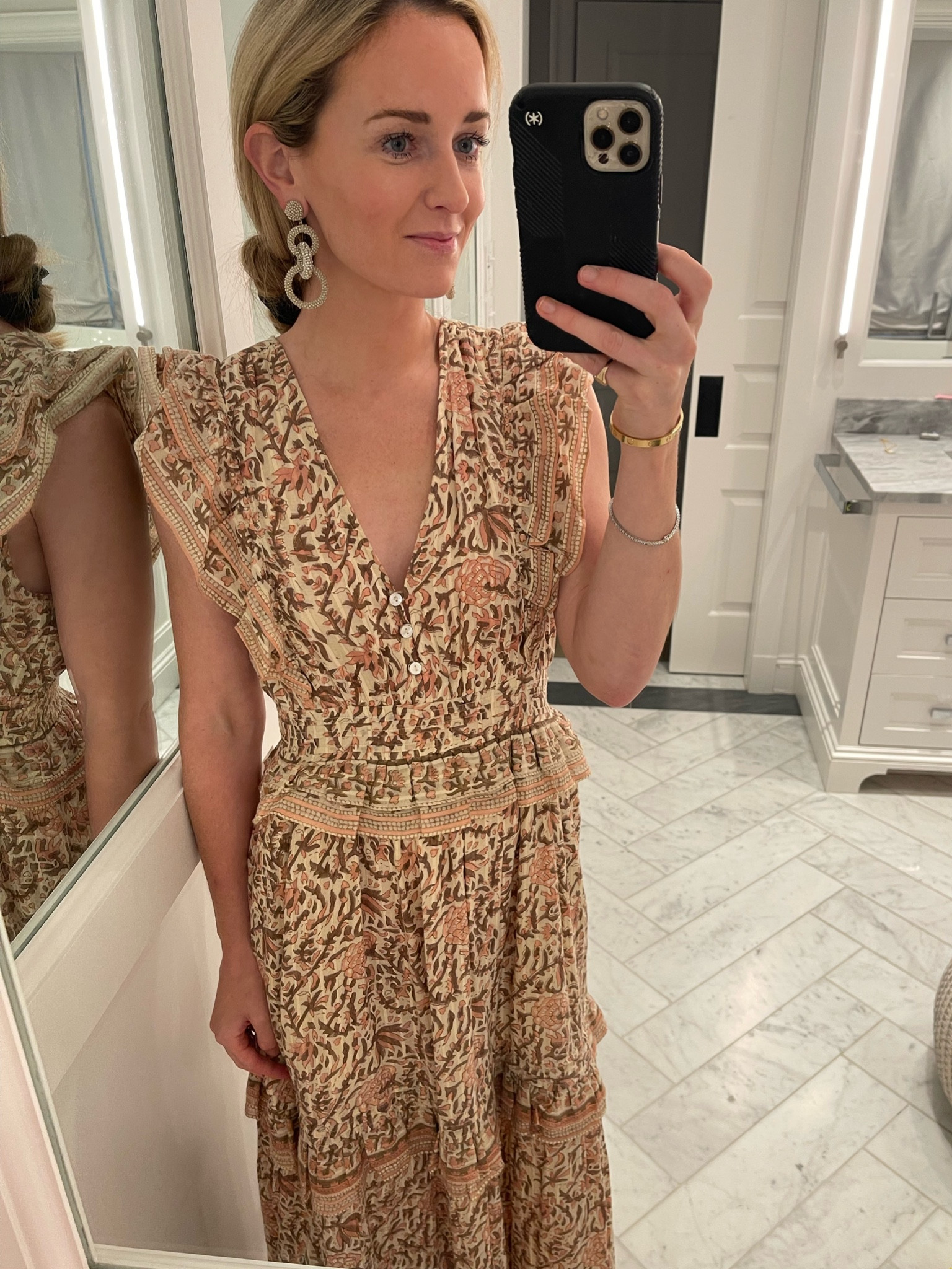 I’ve worn this dress so many times already.. the cut, the print, it’s the best!!💛

#LTKbeauty #LTKSeasonal