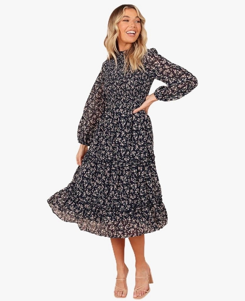 Spring outfits - ON SALE! Navy blue floral 


#LTKSeasonal #petalandpup #amazon #springdress #floraldress #mididress 

#LTKOver40 #LTKSaleAlert #LTKU