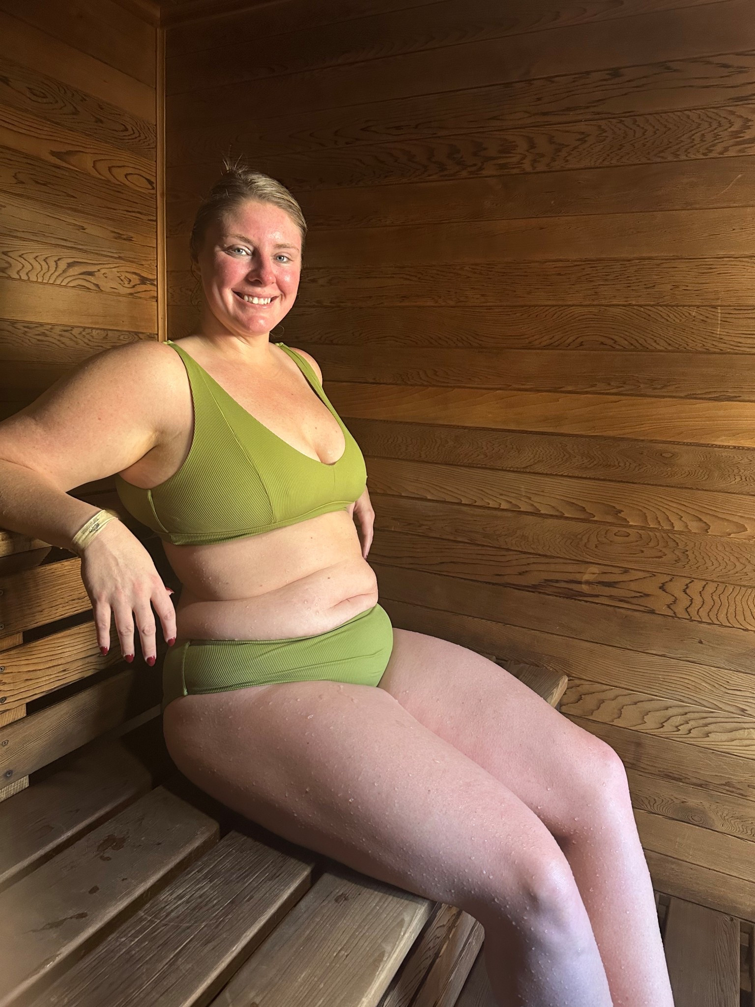 This swimsuit is sold out, but I linked another from the same brand. It only goes up to XL though 😭

Mid size, swimwearr

#LTKFindsUnder50 #LTKSwim #LTKMidsize