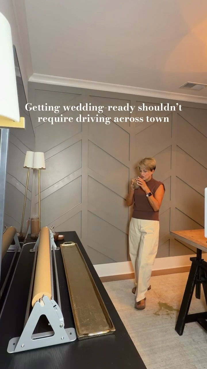 Getting wedding ready shouldn’t require driving across town 🚗

That’s why I bring the spray tan setup straight to you. Less stress, more convenience, and a smooth, even glow right from home before the big day. Sharing the spray tan tools and products I use below.

#spraytanartist #mobilespraytan #weddingready #sunlesstanning #spraytanlife #beautyprofessional #ltkcreator #ltkit #LTKbeauty