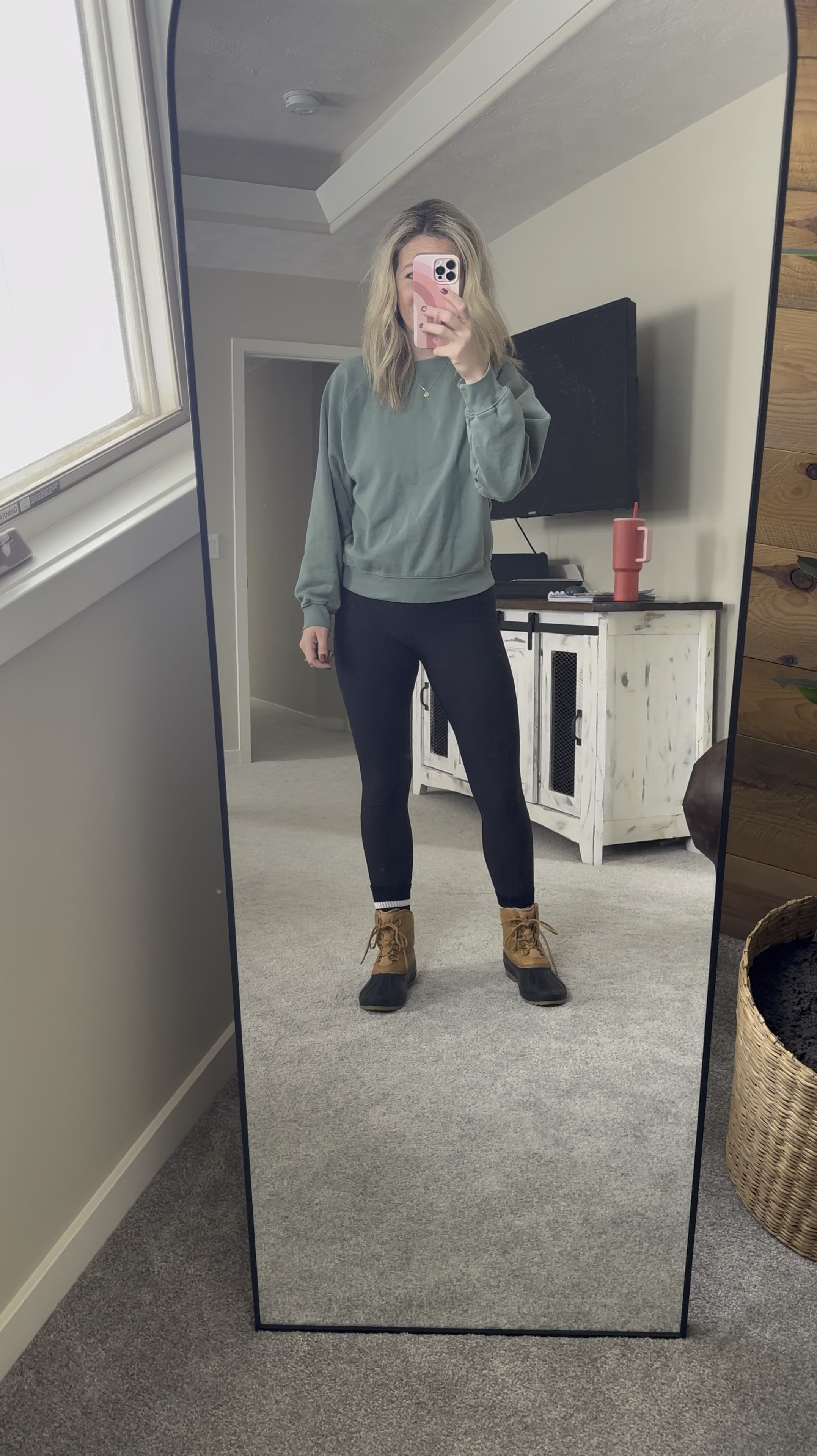 Old navy daily deals 
Sweatshirts on sale 

#LTKFindsUnder50 #LTKSaleAlert